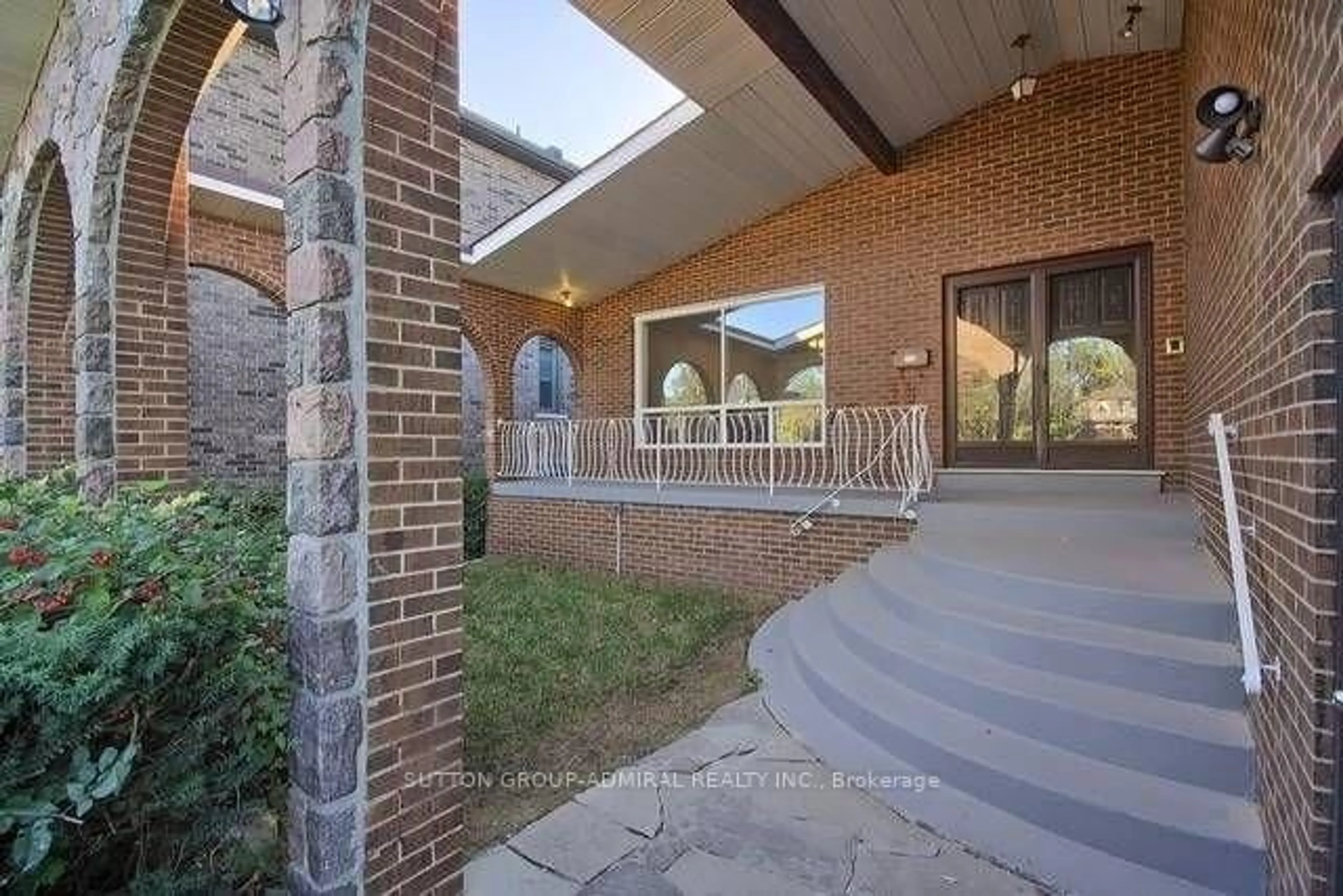 Home with brick exterior material, unknown for 71 Spruce Ave, Richmond Hill Ontario L4C 6V9