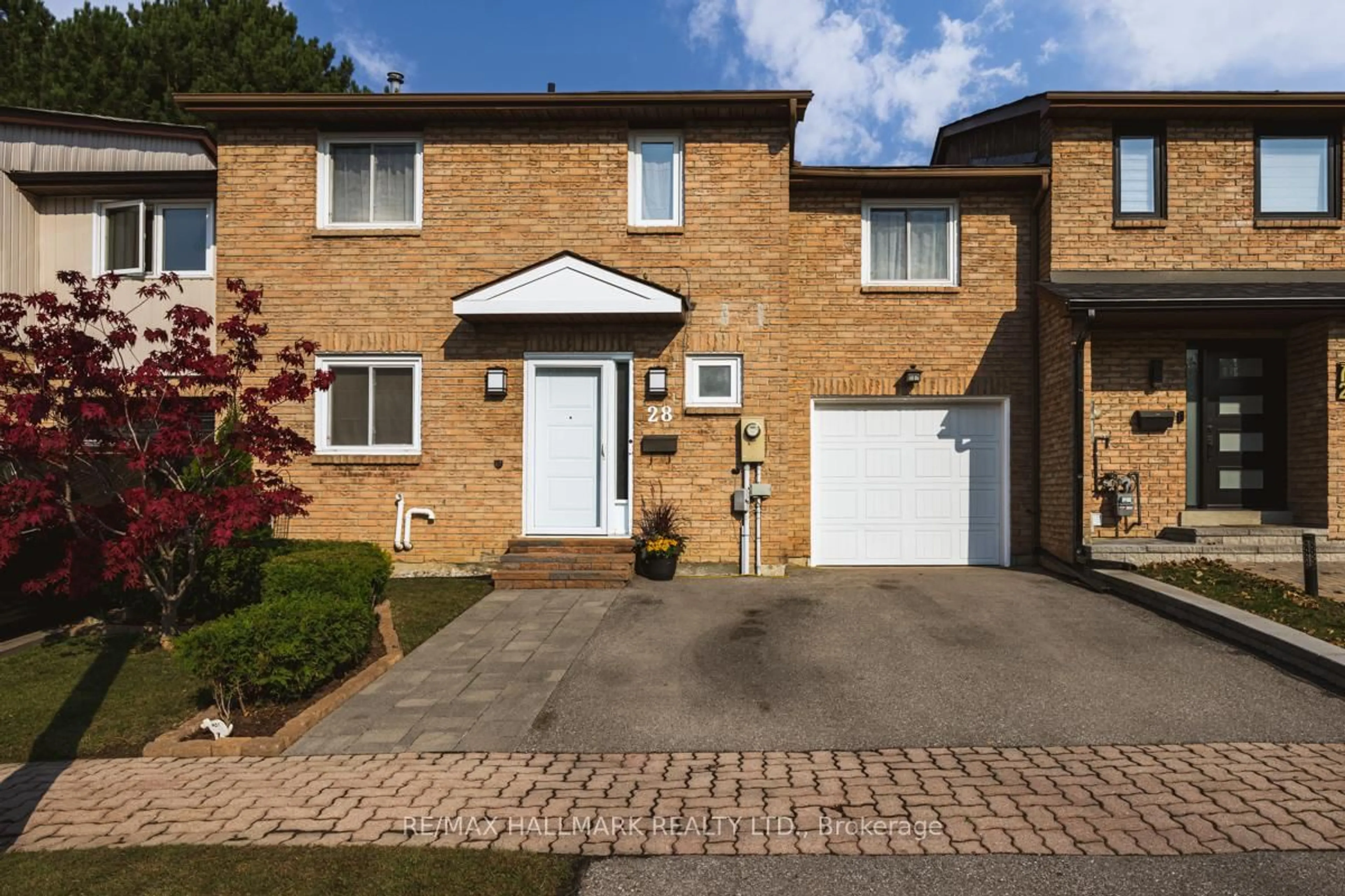 Home with brick exterior material, street for 28 Michael Dr, Richmond Hill Ontario L4C 5W7