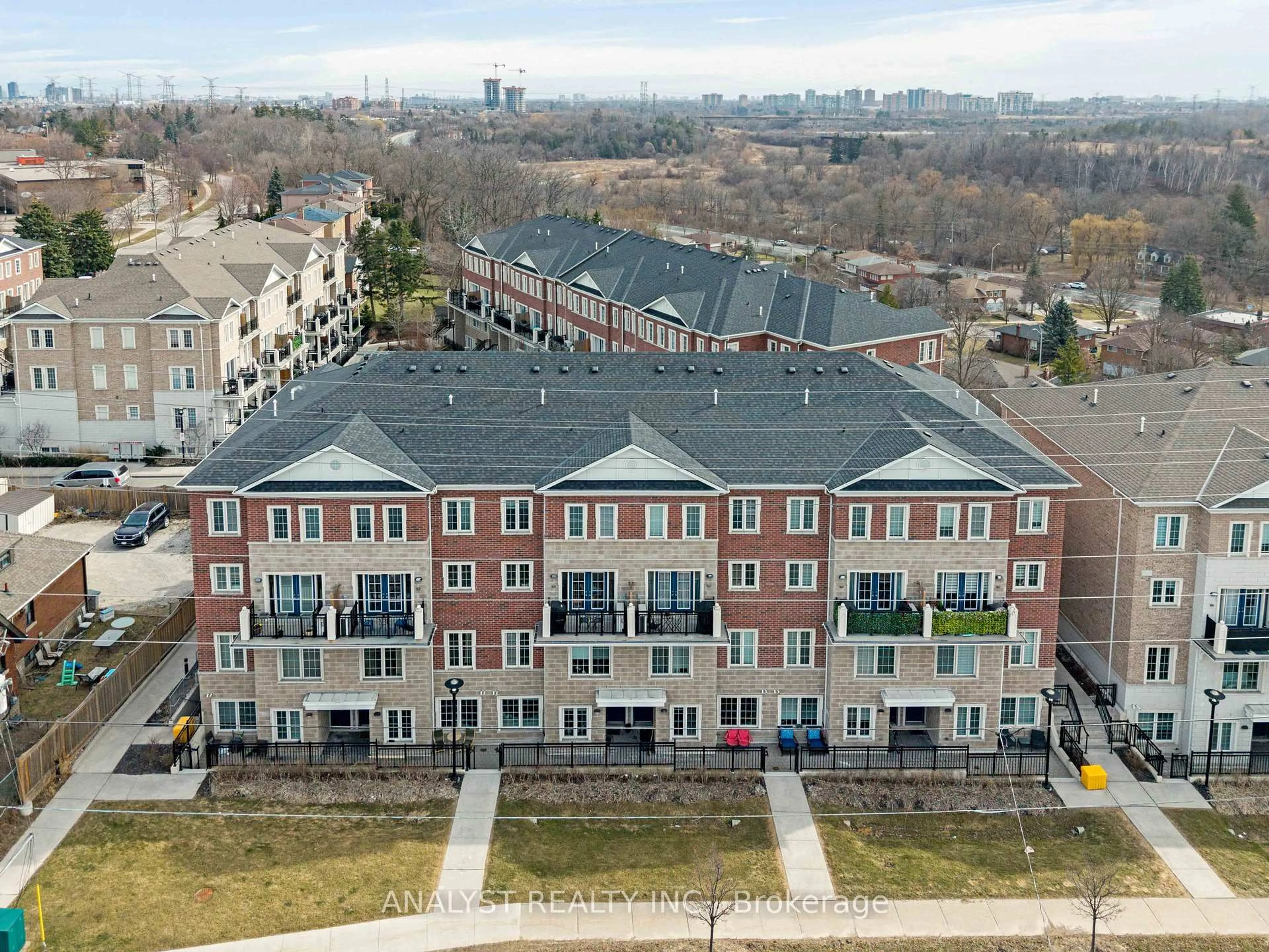 A pic from outside/outdoor area/front of a property/back of a property/a pic from drone, city buildings view from balcony for 26 Bruce St #E04, Vaughan Ontario L4L 0H4