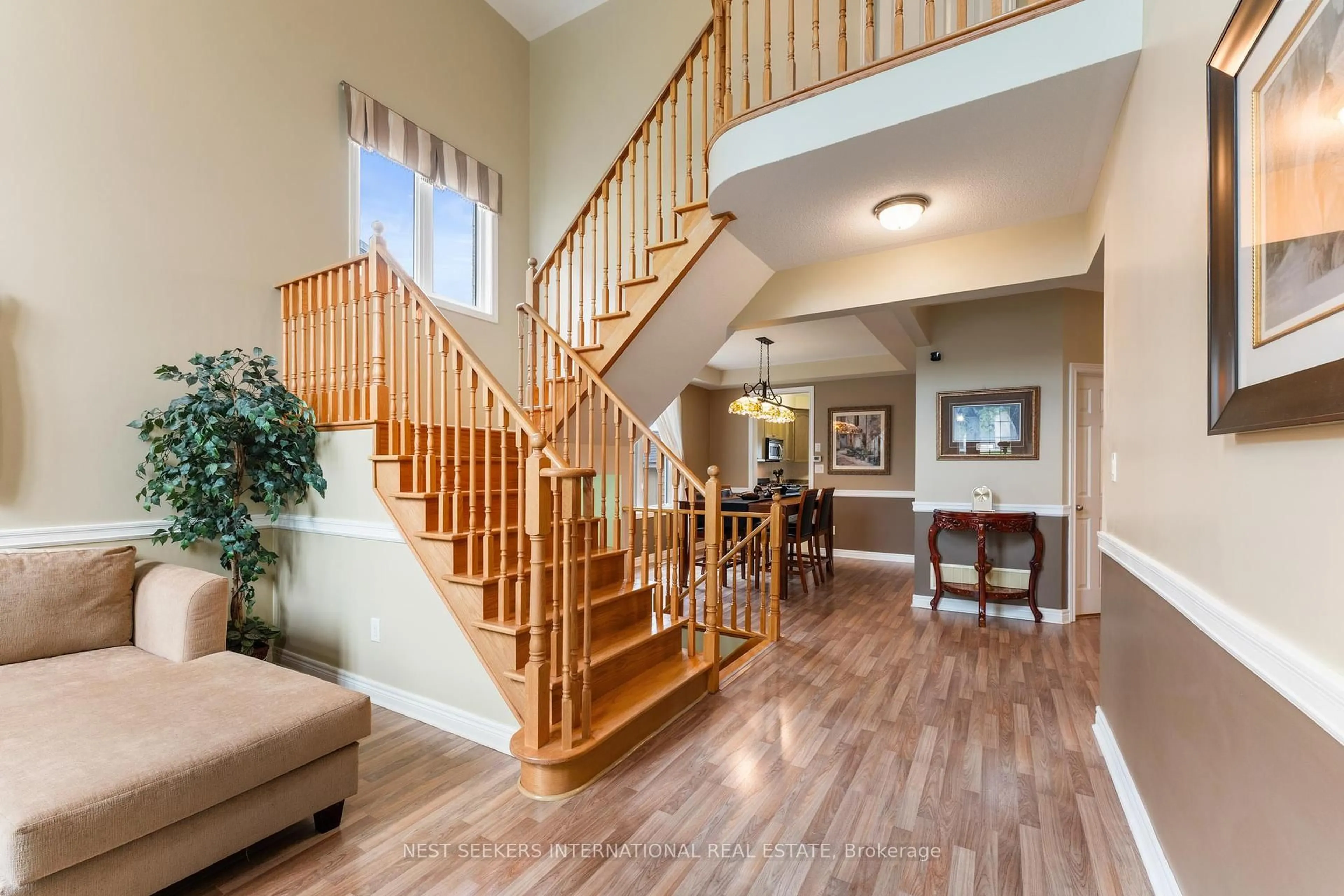 Indoor foyer for 51 Booth St, Bradford West Gwillimbury Ontario L3Z 0A4