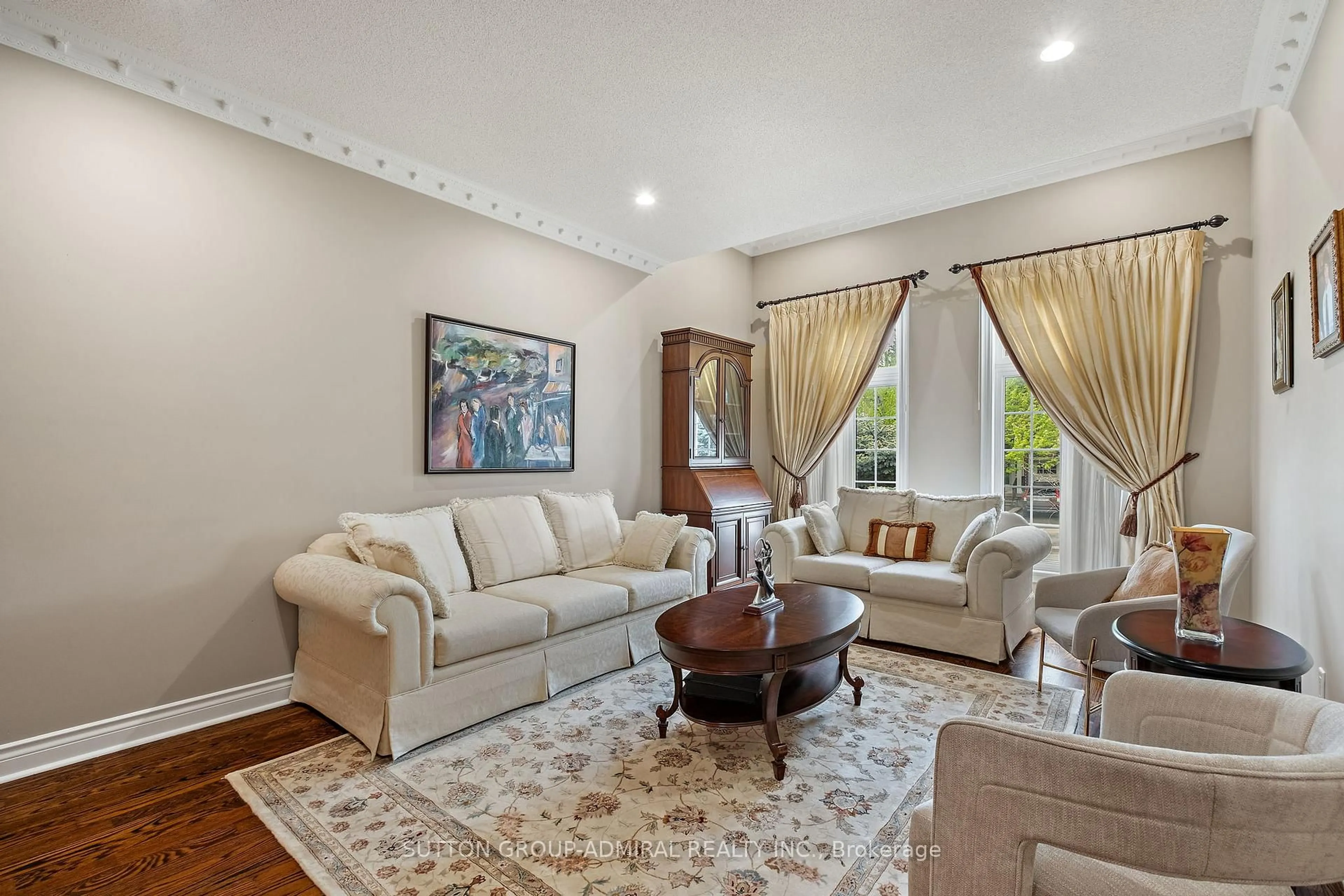 Living room with furniture, unknown for 19 Langtry Pl, Vaughan Ontario L4J 8K8