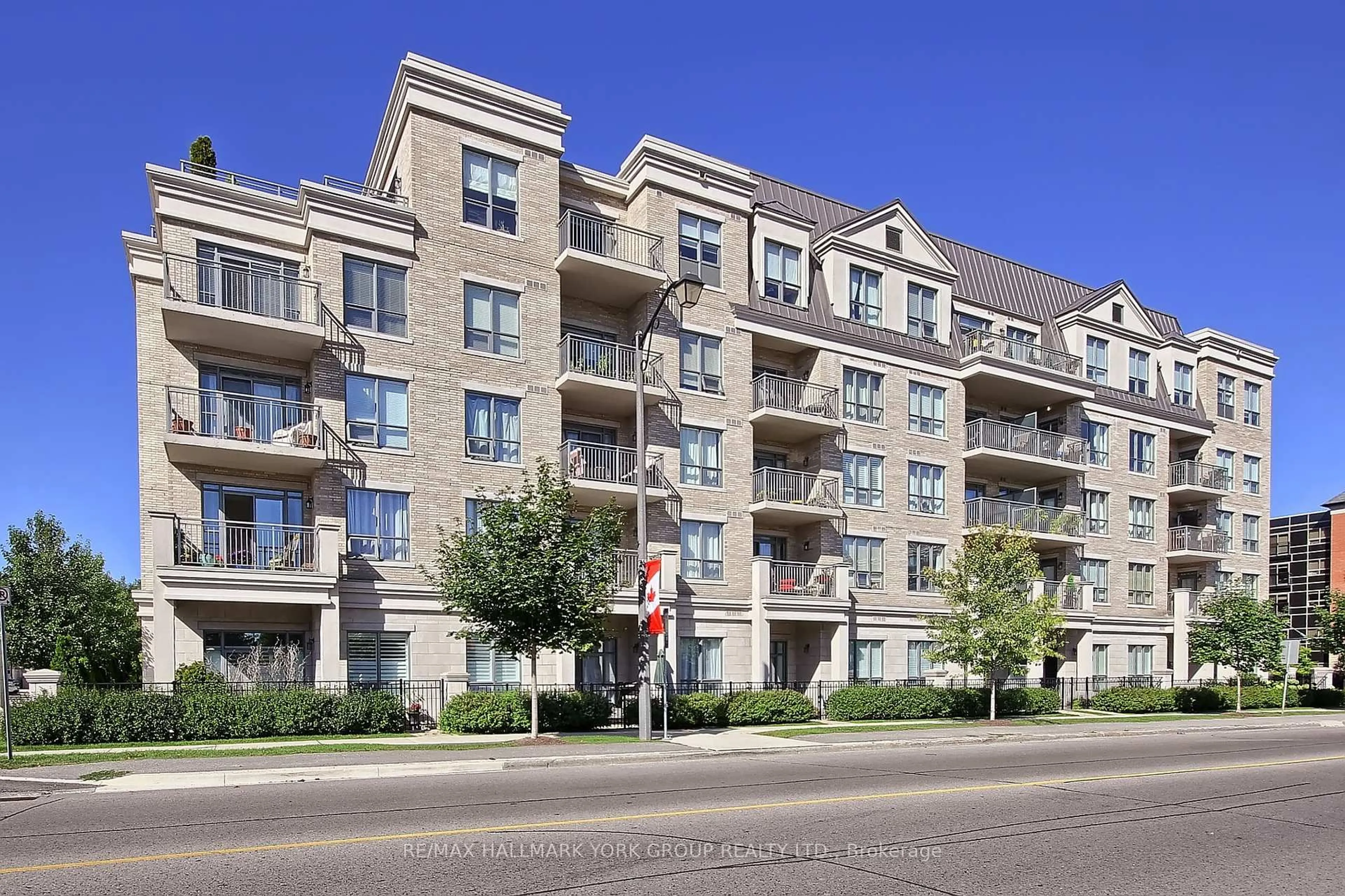 Patio, building for 180 John West Way #434, Aurora Ontario L4G 0R3