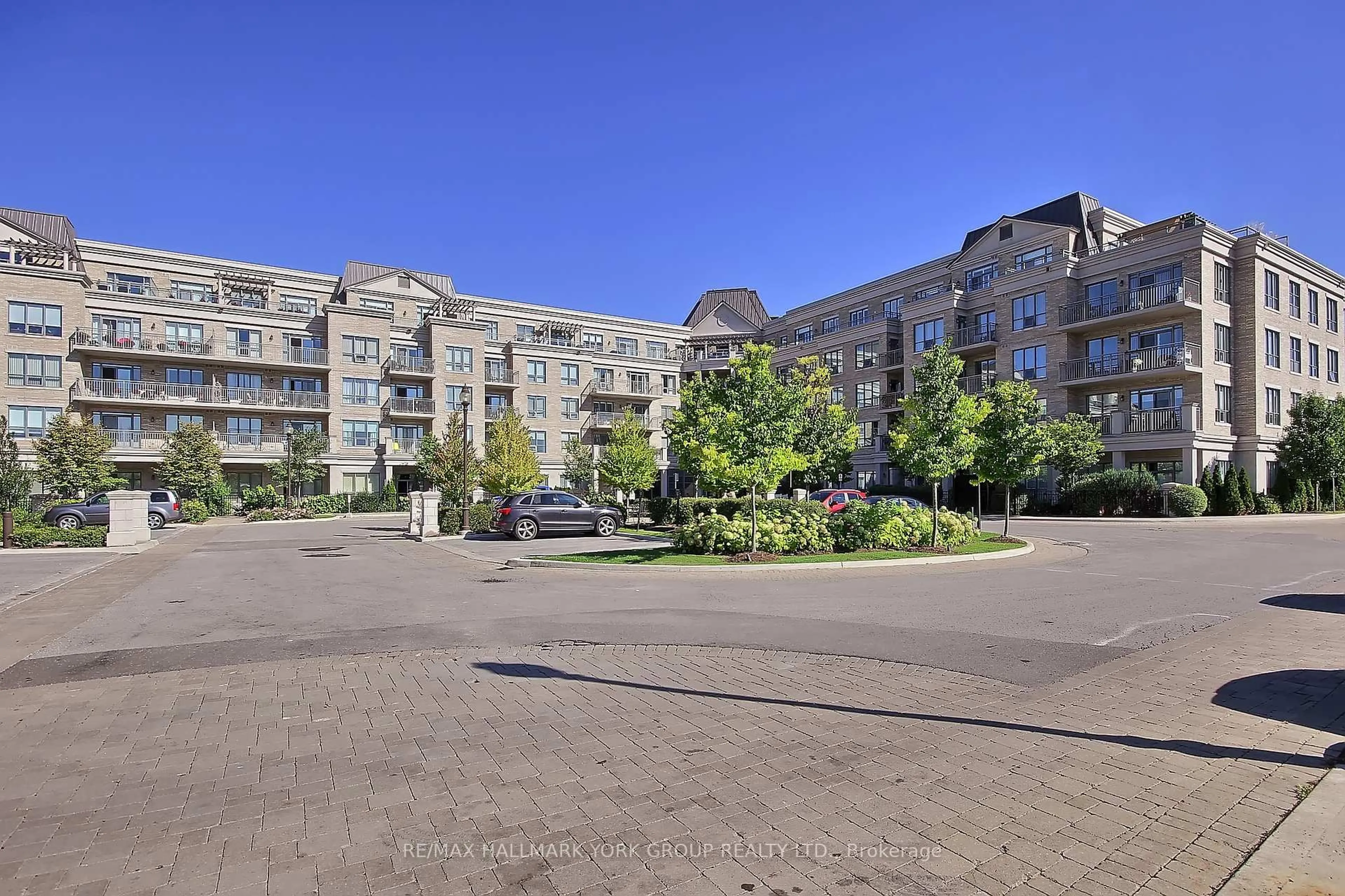 Patio, street for 180 John West Way #434, Aurora Ontario L4G 0R3