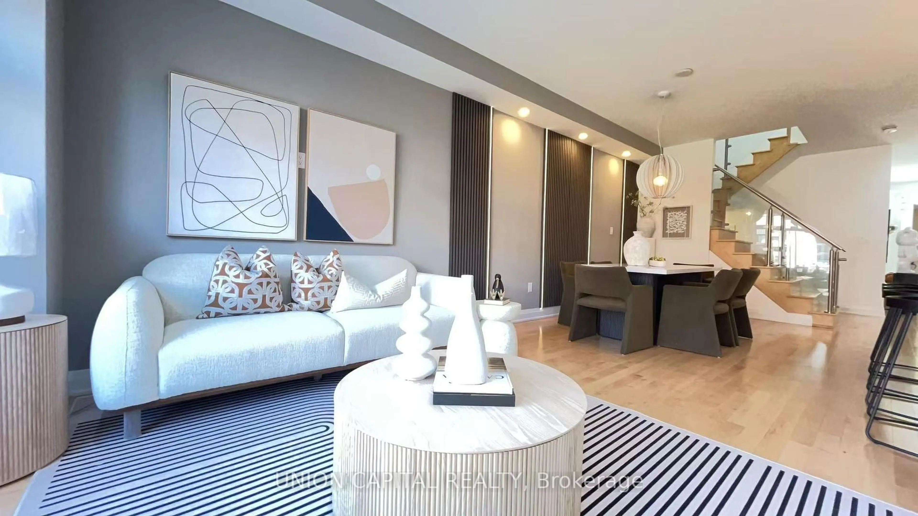 Living room with furniture, unknown for 47 Causland Lane, Richmond Hill Ontario L4S 0G5
