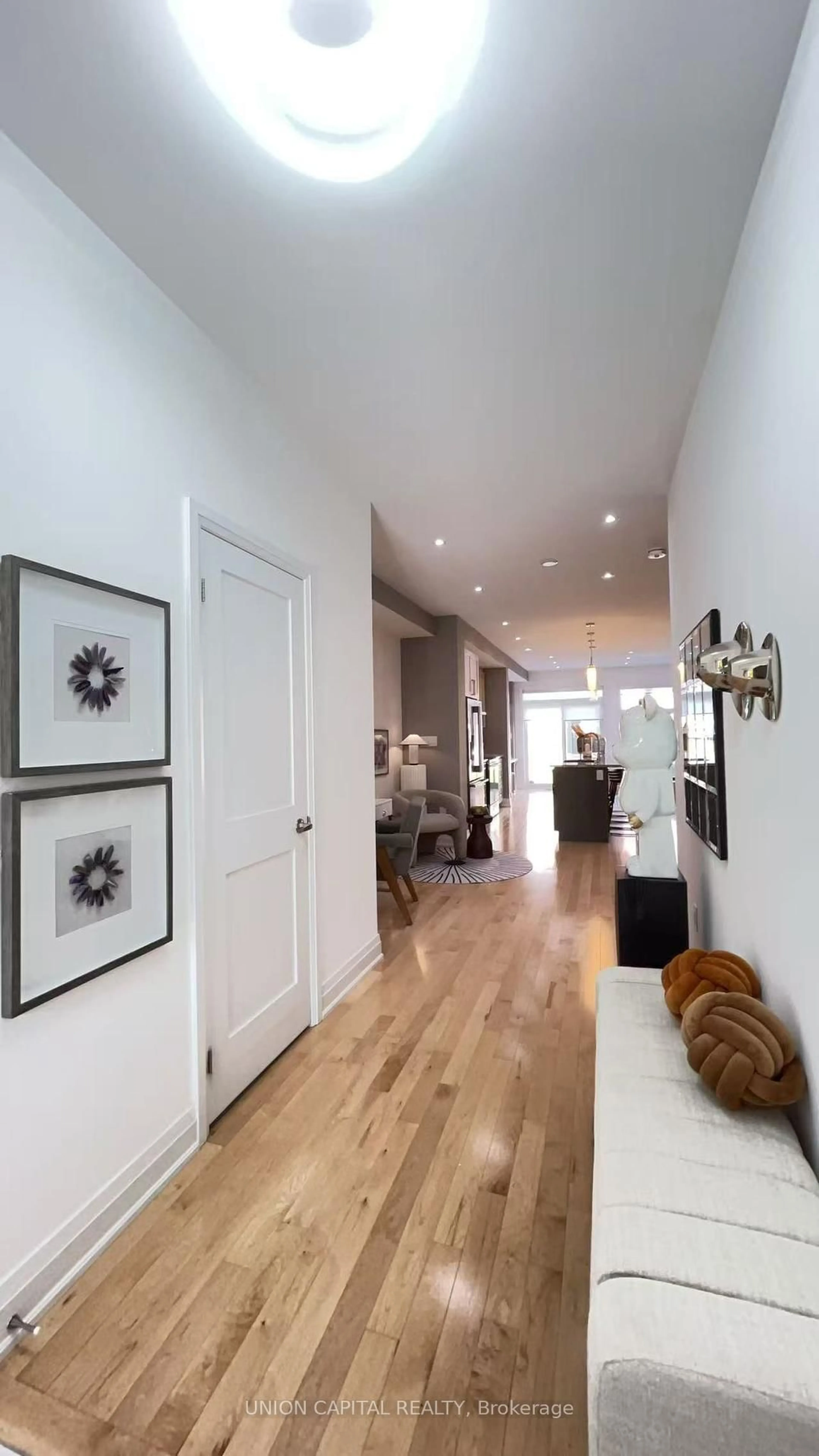 Indoor entryway for 47 Causland Lane, Richmond Hill Ontario L4S 0G5