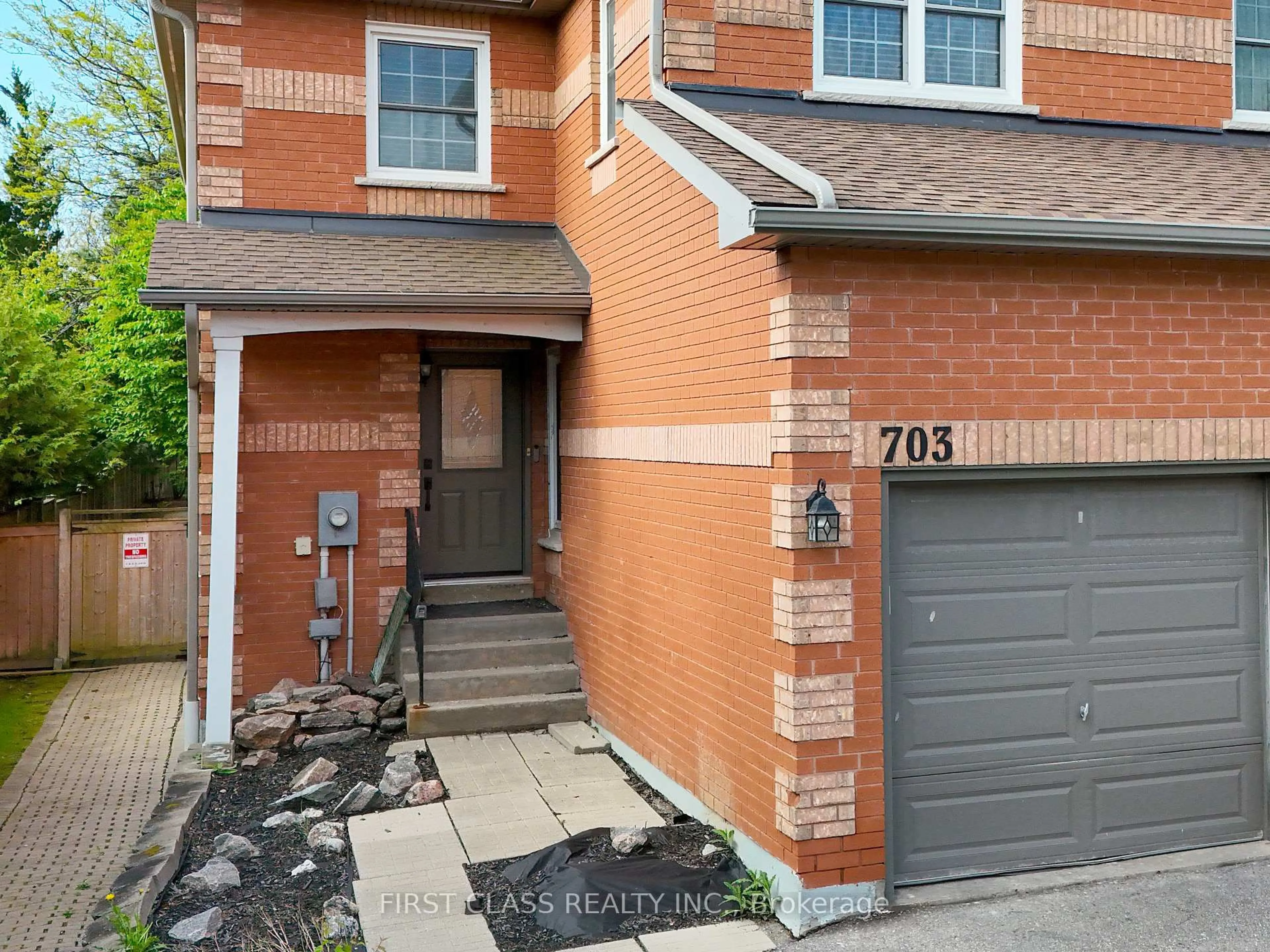 Home with brick exterior material, street for 703 Caradonna Cres, Newmarket Ontario L3X 1W5