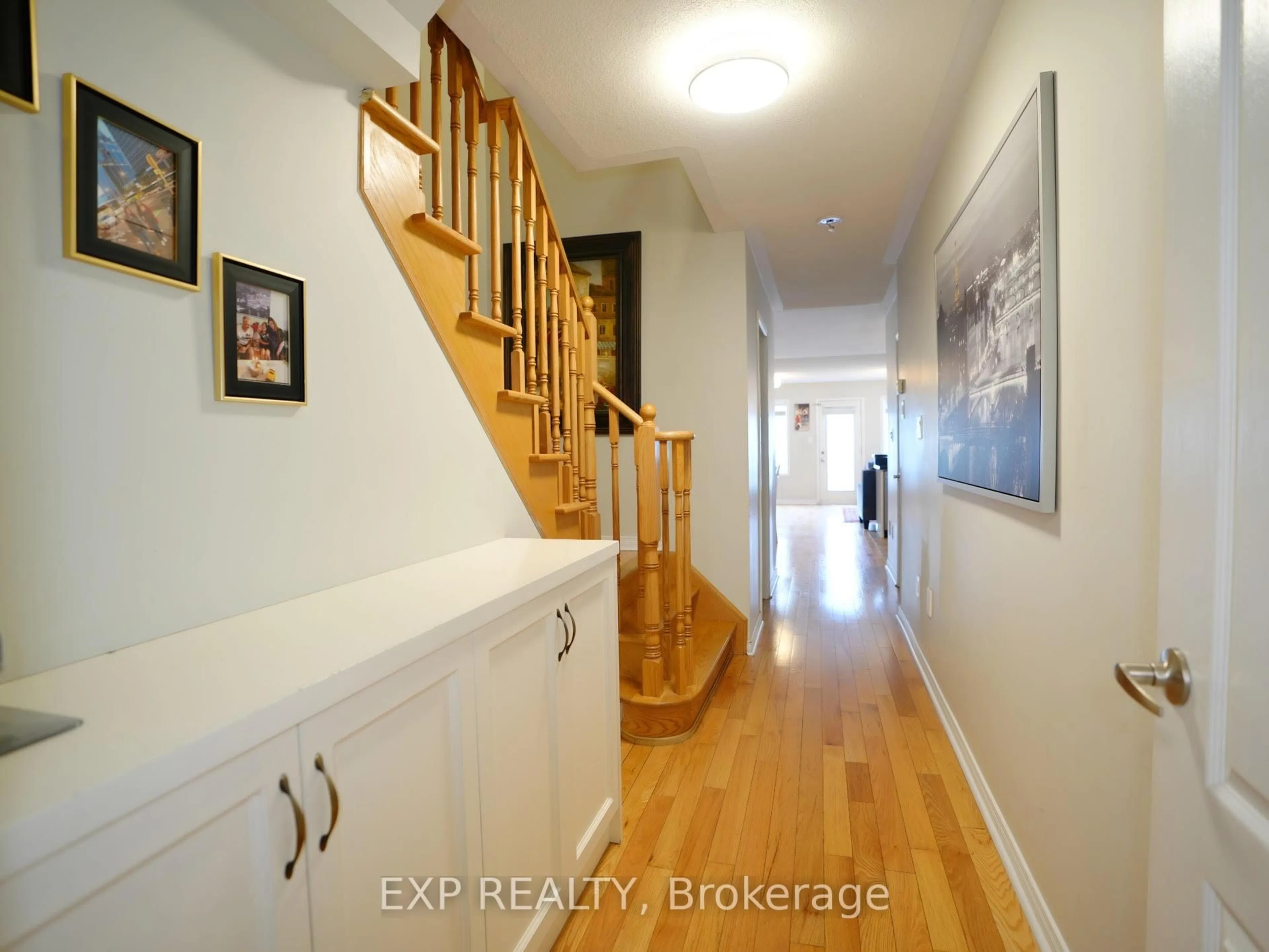 Indoor entryway for 16 Coranto Way, Vaughan Ontario L4H 3P6