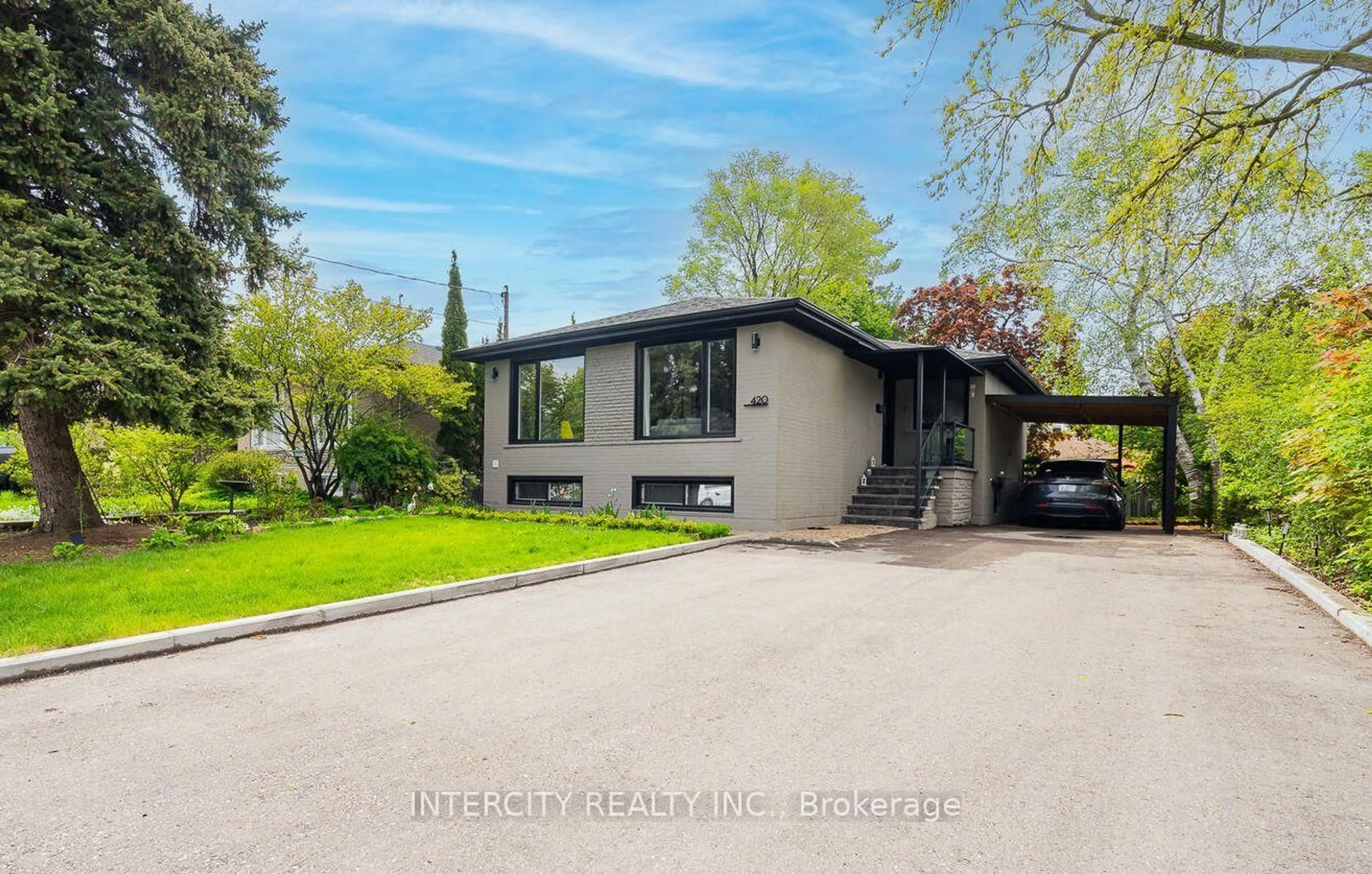 Unknown for 420 Wenlock Ave, Richmond Hill Ontario L4C 1N4