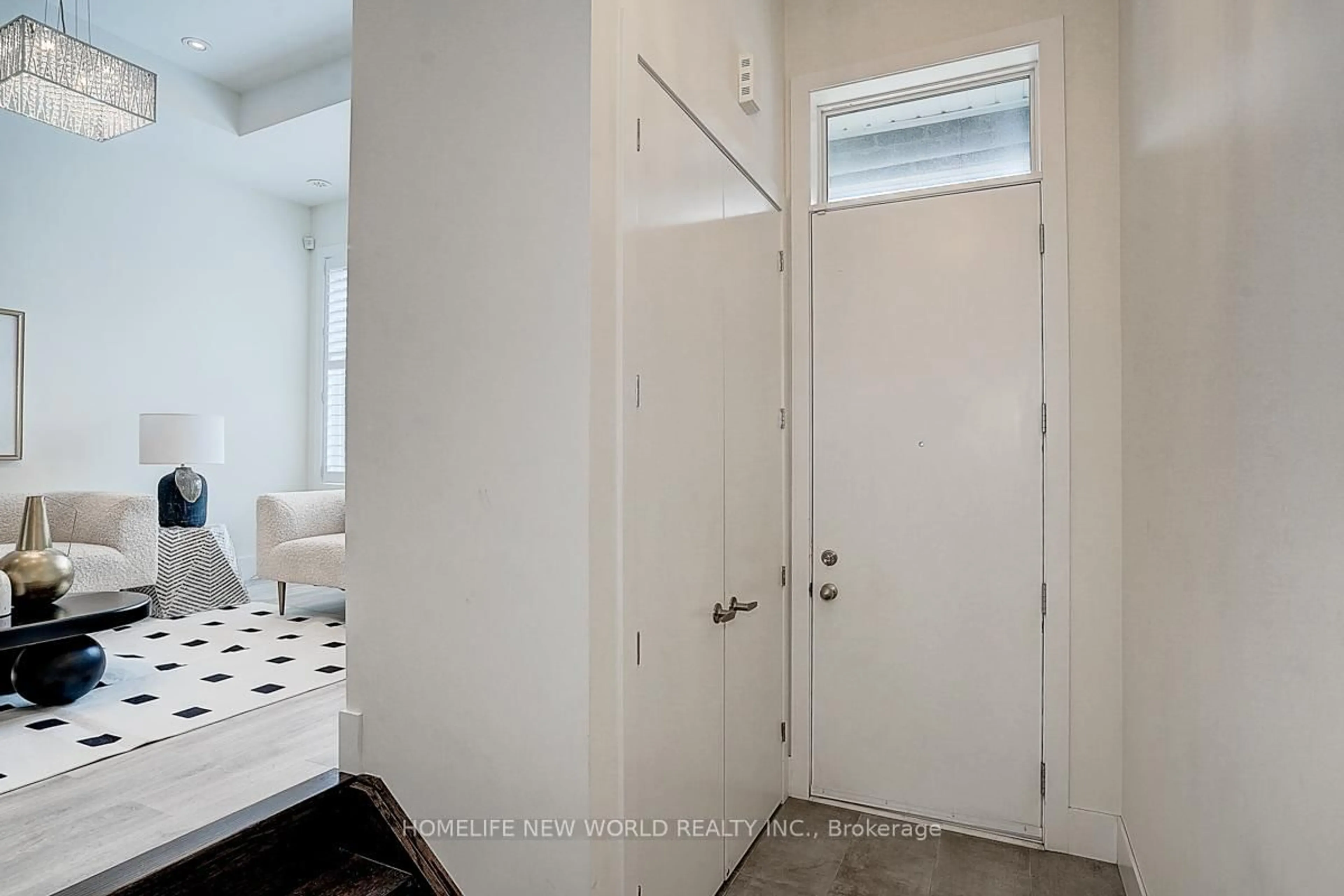 Indoor entryway for 25 Sydney Circ, Vaughan Ontario L4H 4R2