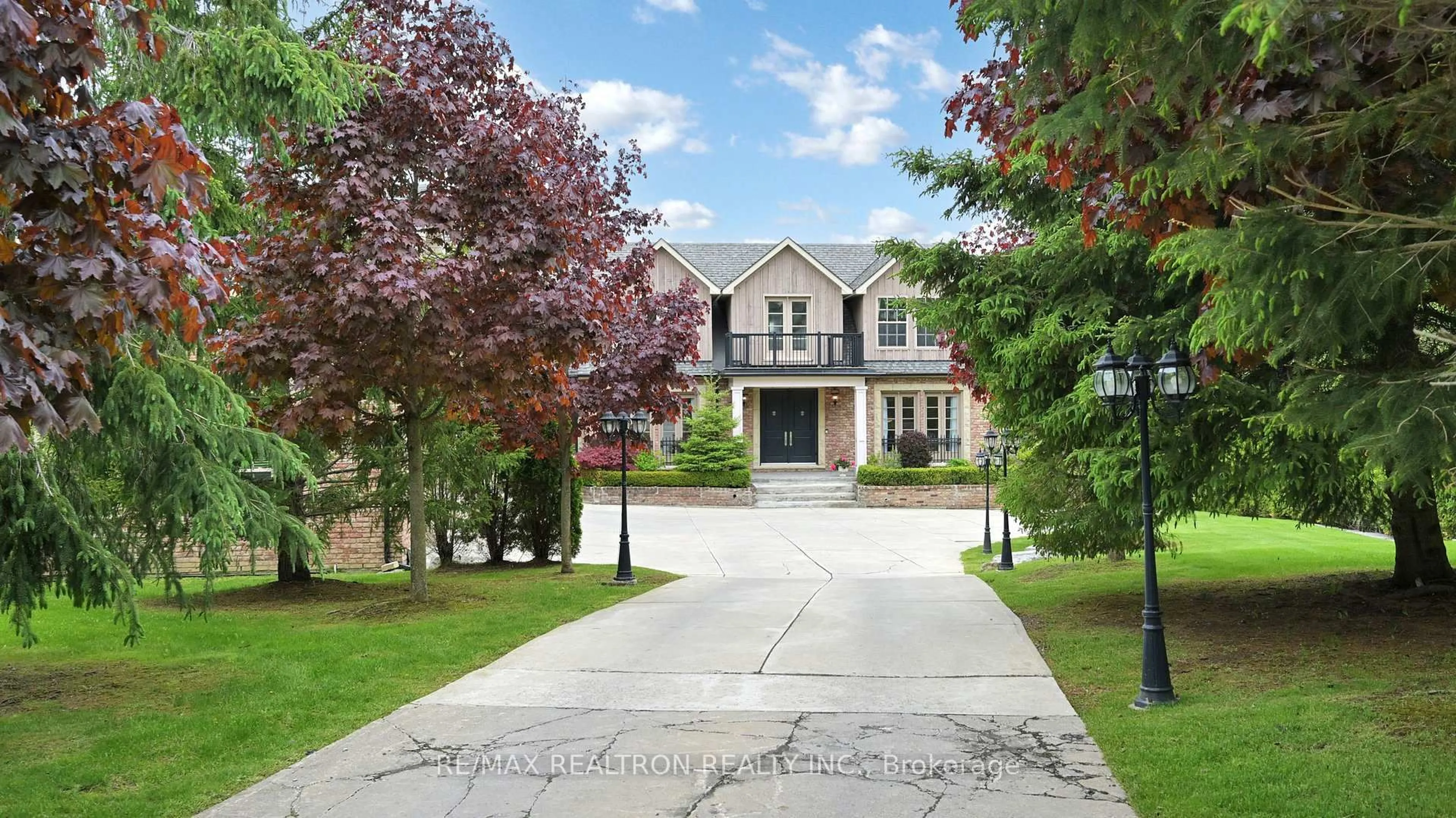 Unknown for 2 Country Heights Dr, Richmond Hill Ontario L4E 3M8