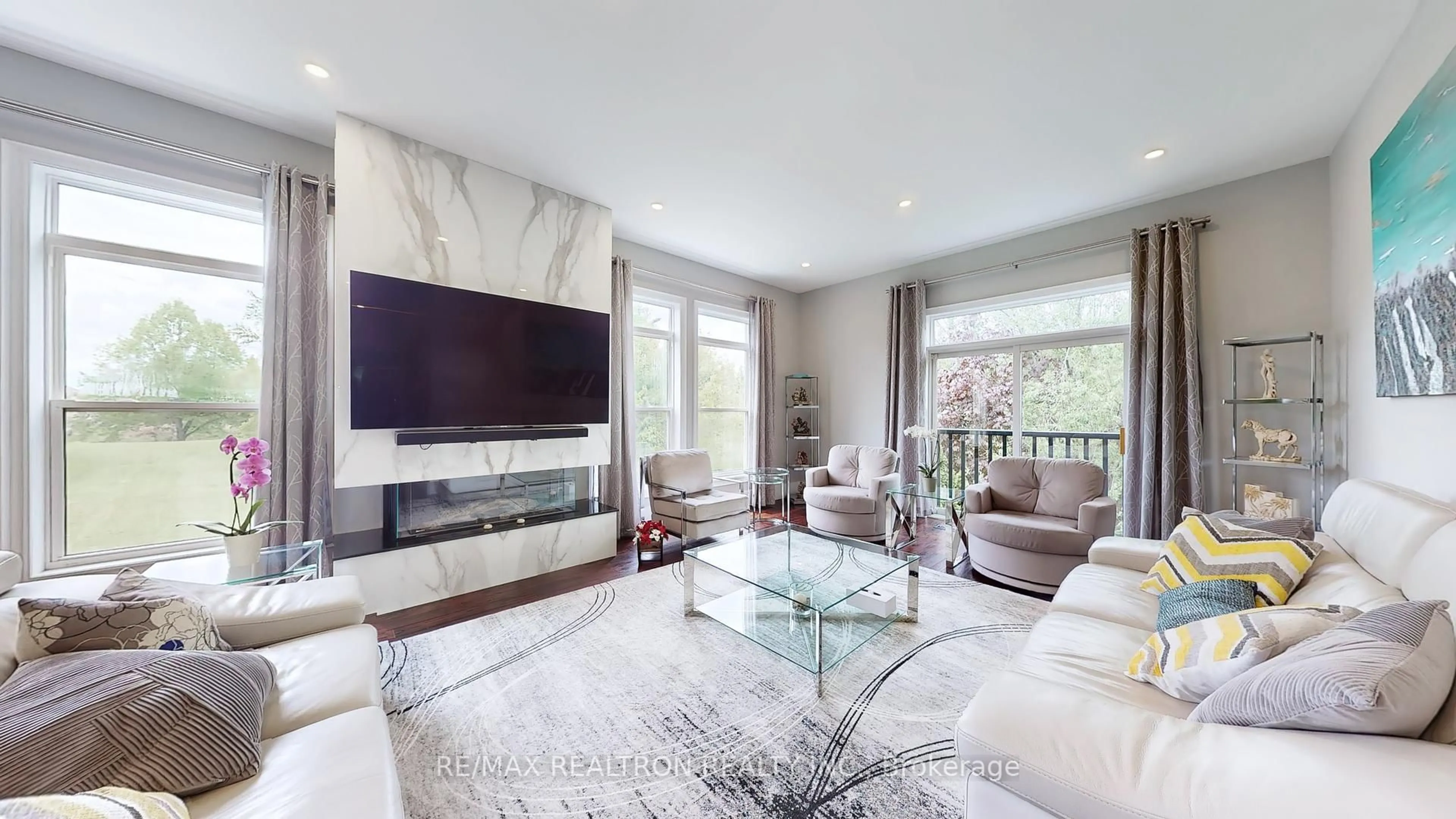 Living room with furniture, unknown for 2 Country Heights Dr, Richmond Hill Ontario L4E 3M8