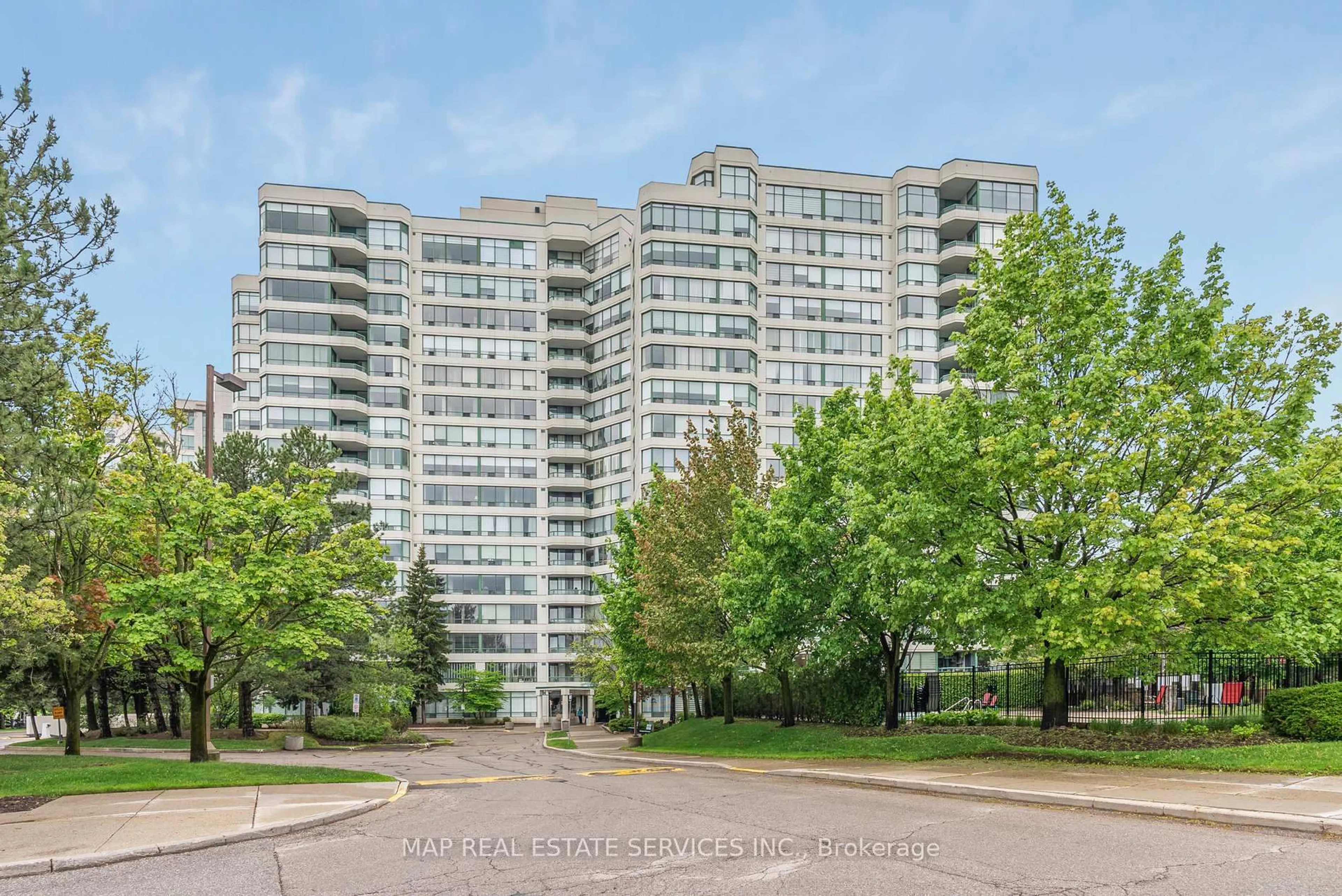 Patio, unknown for 110 Promenade Circ #202, Vaughan Ontario L4J 7W8