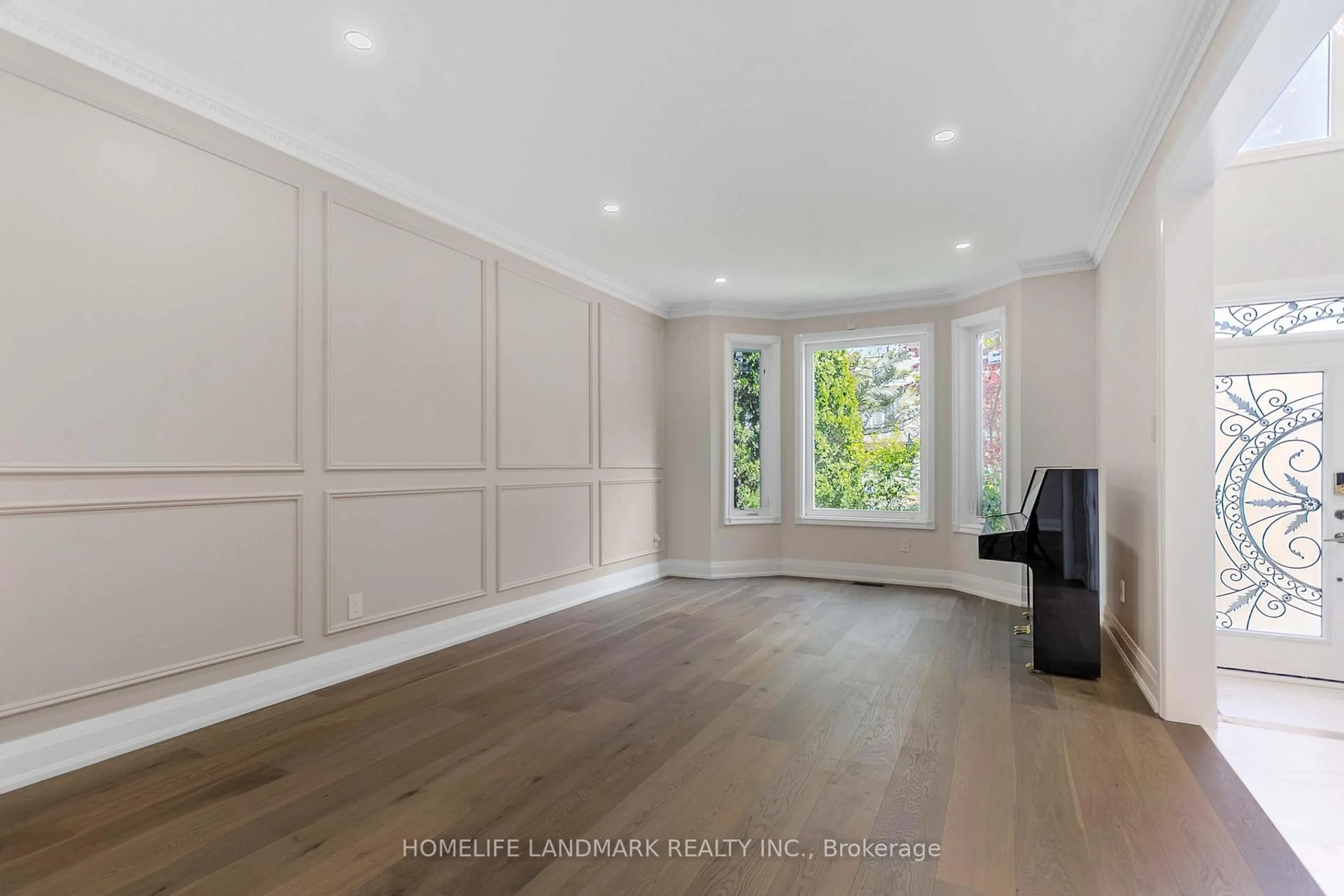 A pic of a room for 20 Pathlane Rd, Richmond Hill Ontario L4B 4A5