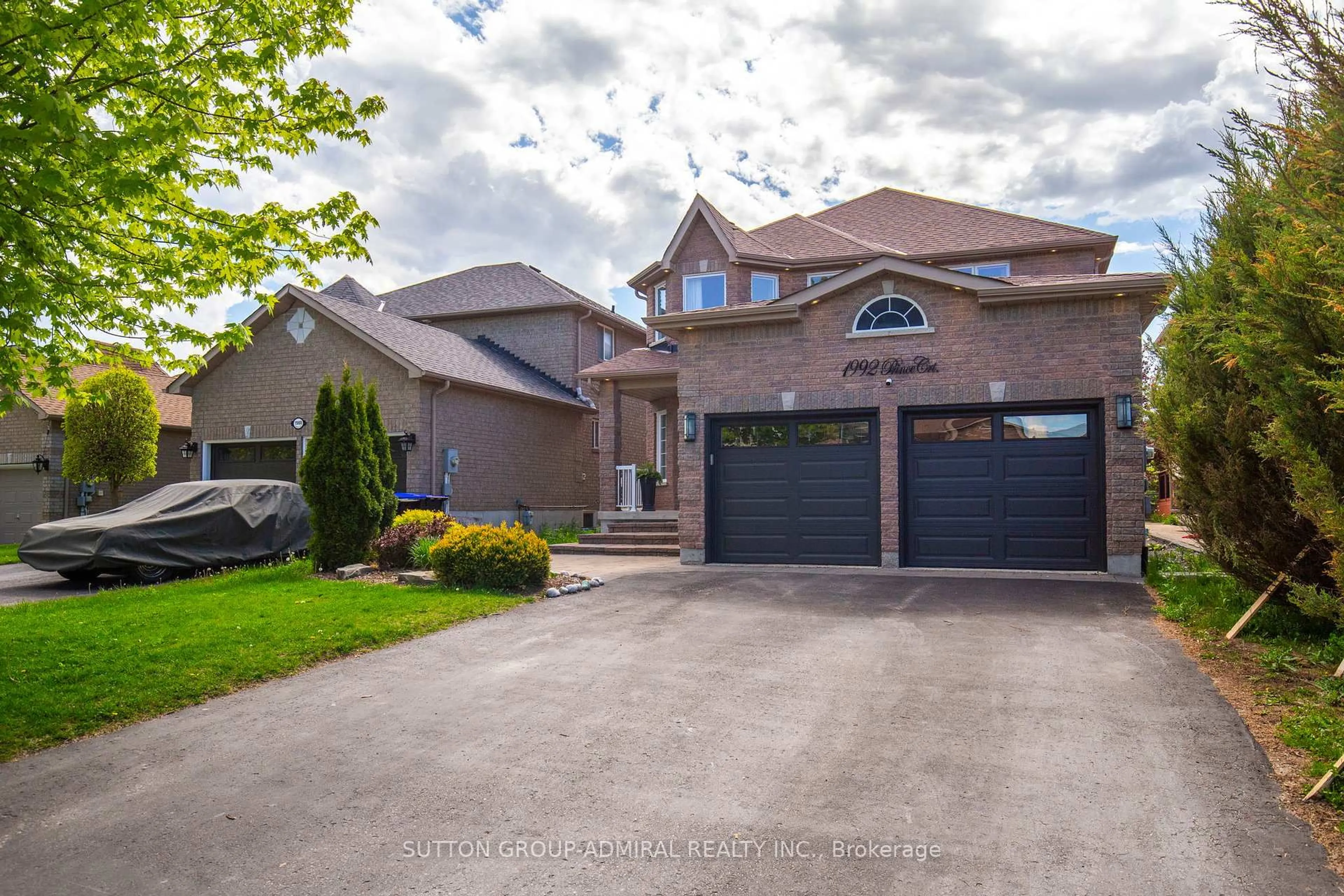 Home with brick exterior material, street for 1992 PRINCE Crt, Innisfil Ontario L9S 0E7