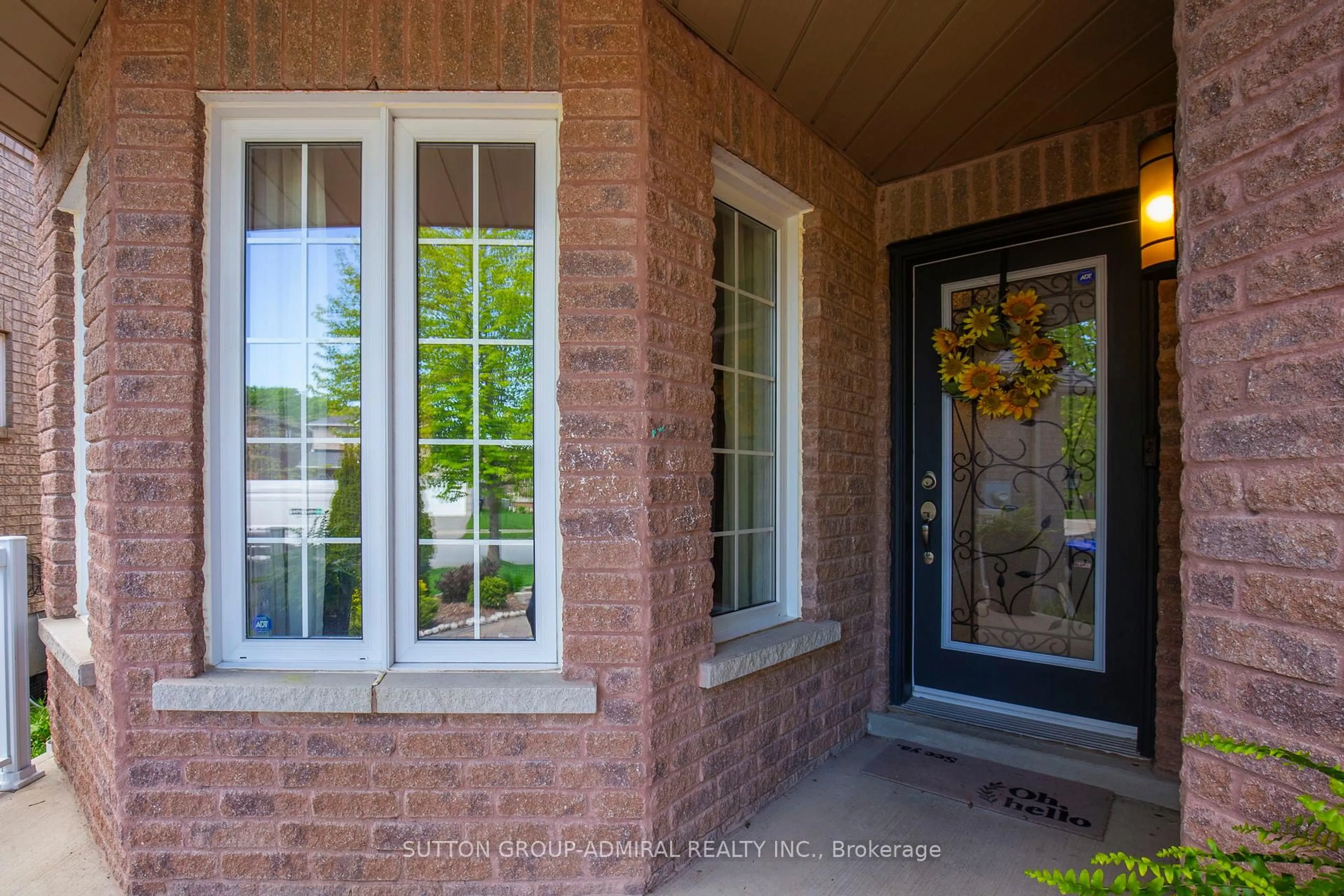 Indoor entryway for 1992 PRINCE Crt, Innisfil Ontario L9S 0E7