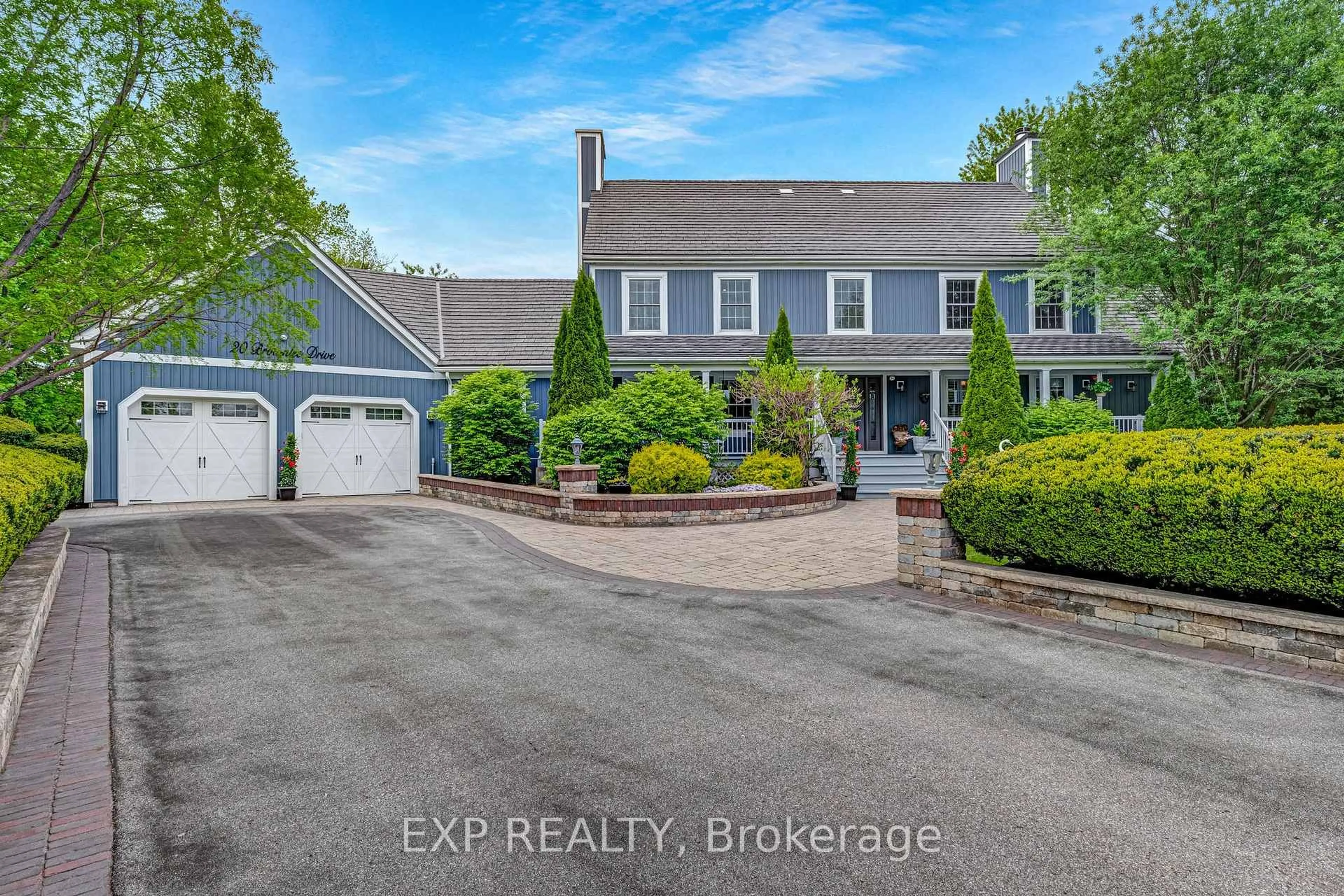 A pic from outside/outdoor area/front of a property/back of a property/a pic from drone, street for 20 Brownlee Dr, Bradford West Gwillimbury Ontario L3Z 2A4