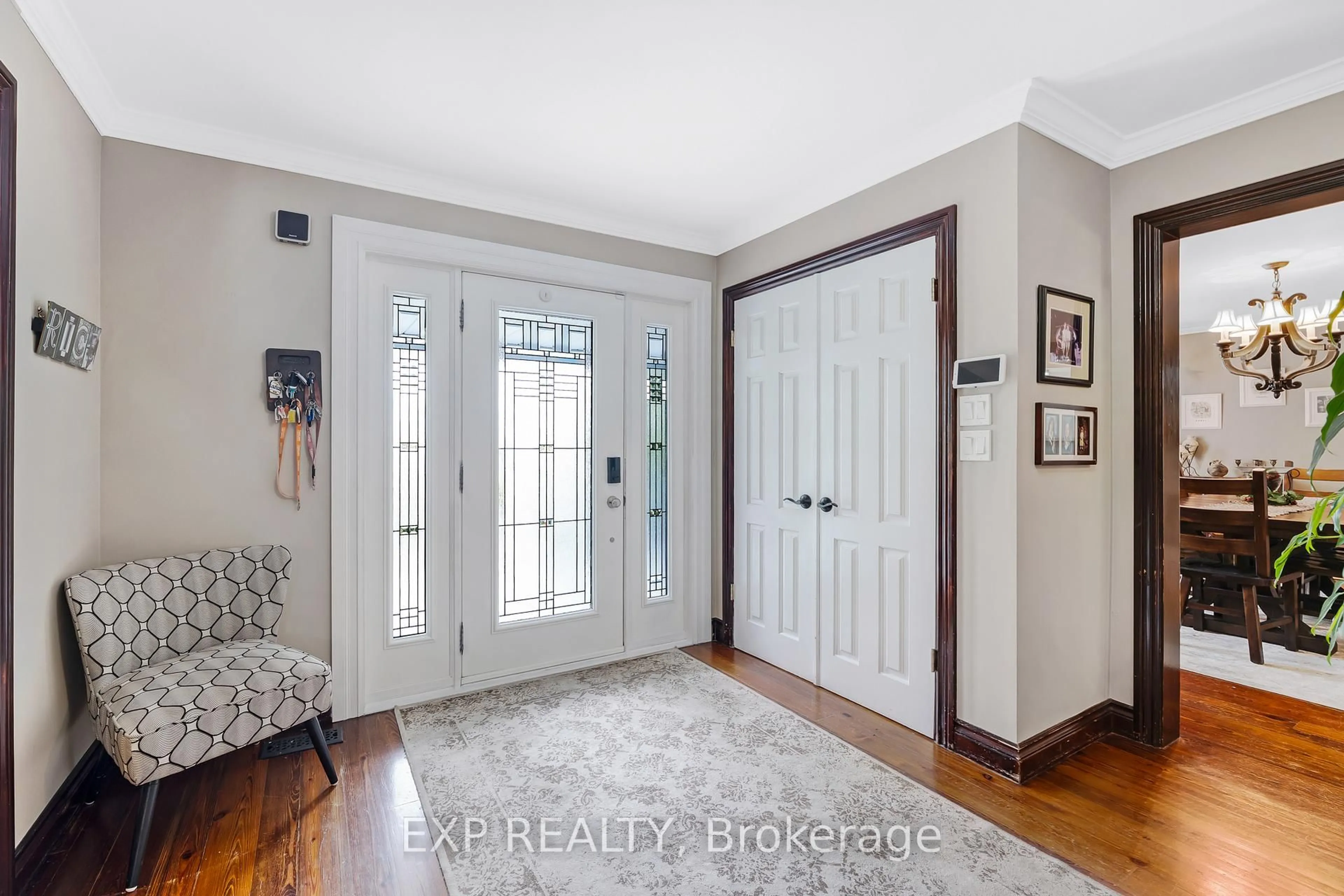 Indoor entryway for 20 Brownlee Dr, Bradford West Gwillimbury Ontario L3Z 2A4