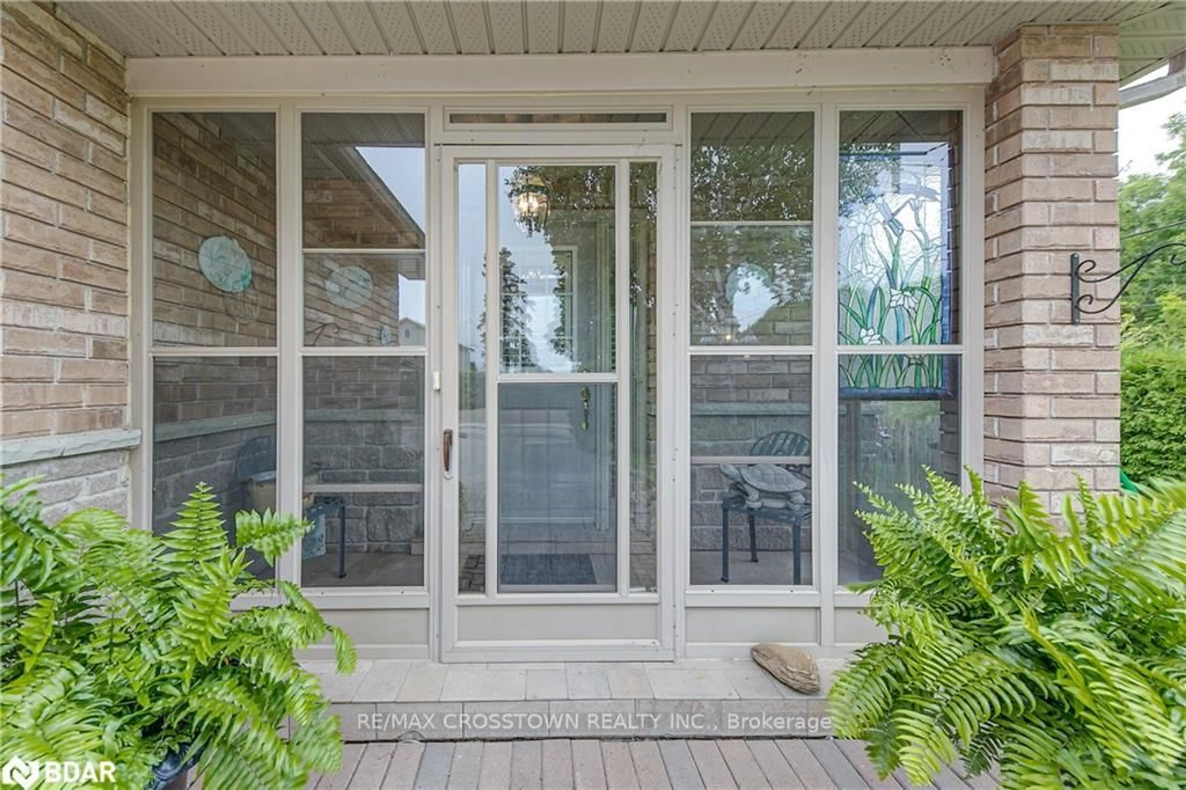 Patio, street for 1104 Alfred St, Innisfil Ontario L0L 1C0