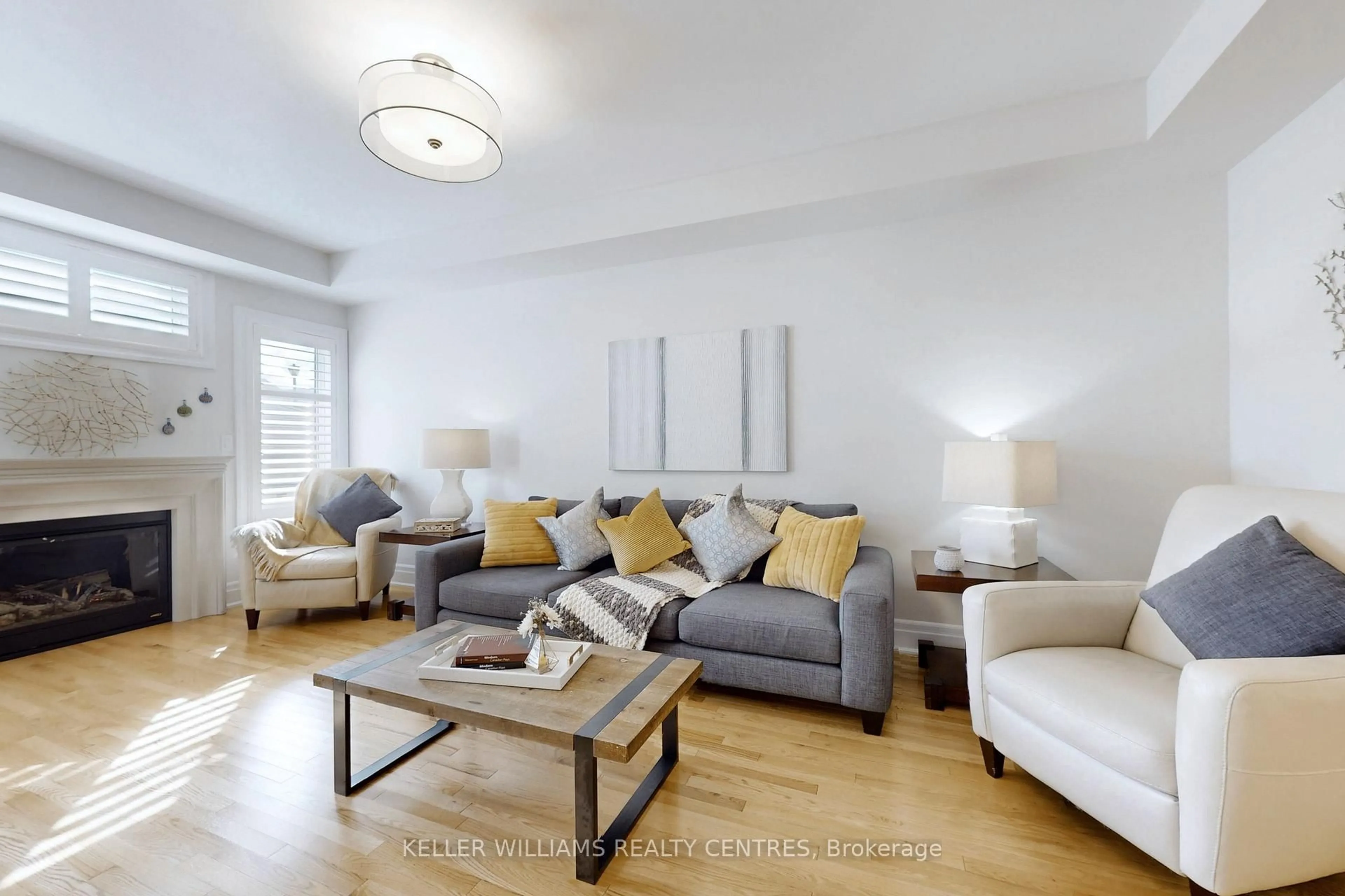 Living room with furniture, unknown for 247 Paradelle Dr, Richmond Hill Ontario L4E 1B9