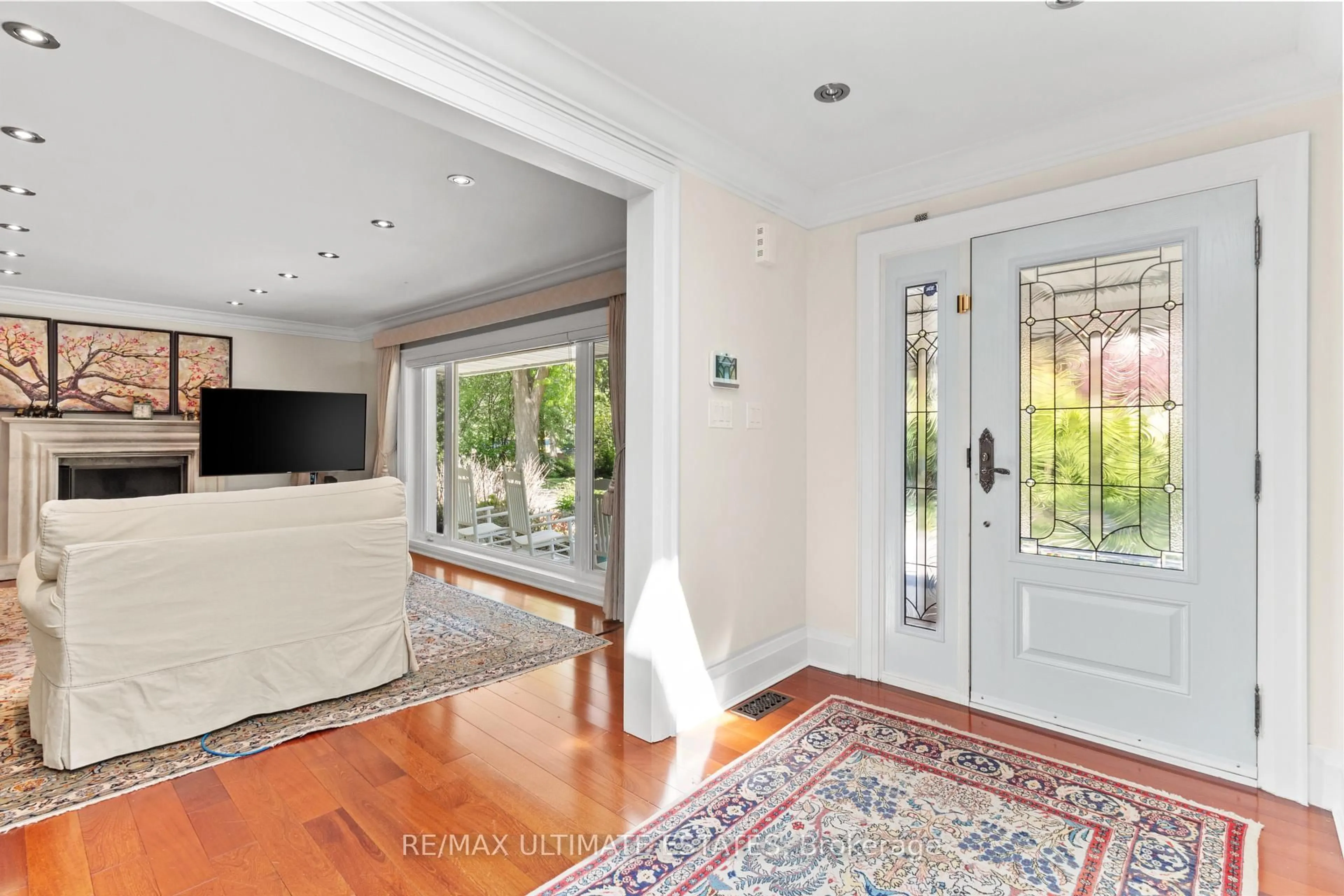 Indoor entryway for 41 Thornridge Dr, Vaughan Ontario L4J 1C7