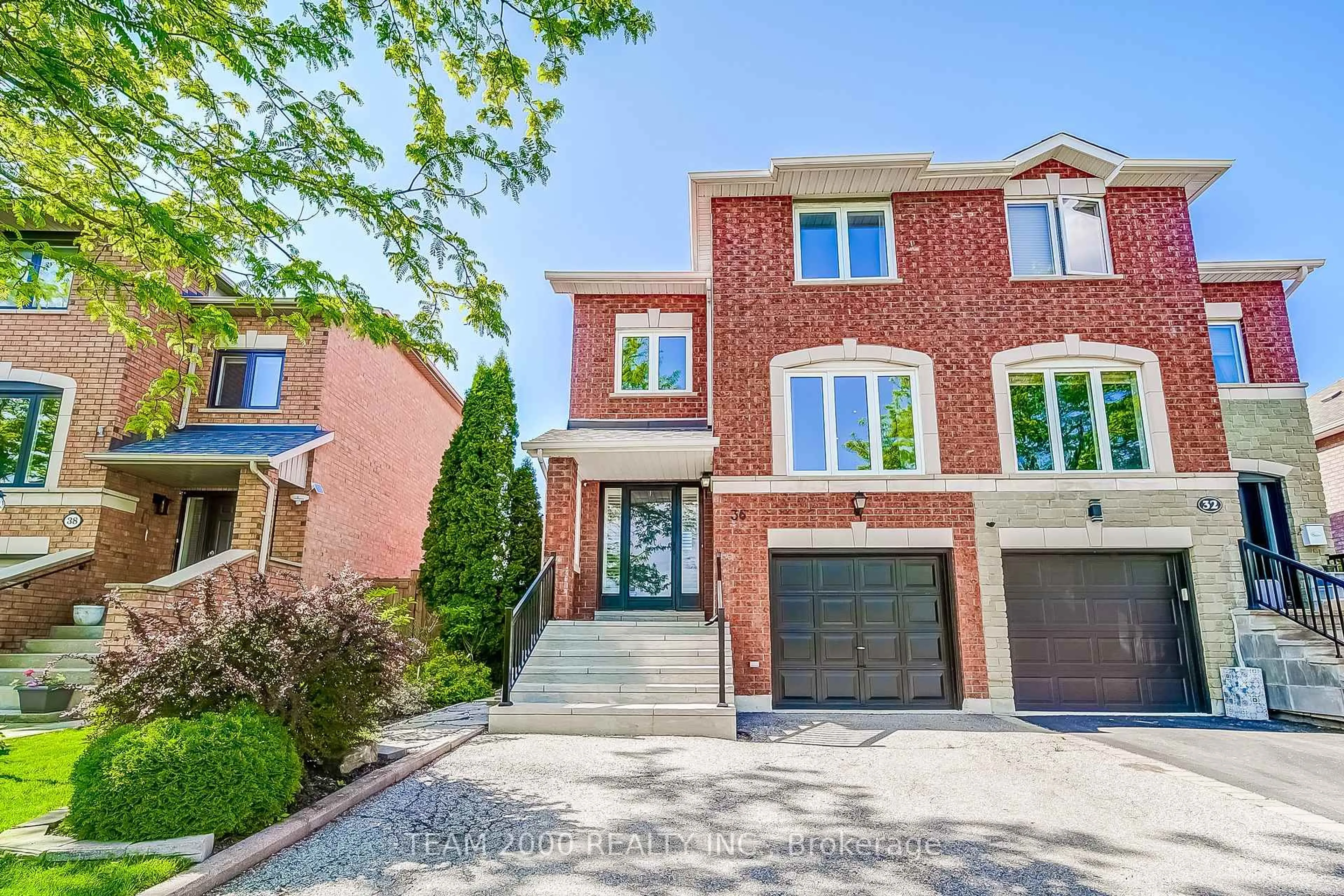 Home with brick exterior material, street for 36 Isa Crt, Vaughan Ontario L4H 1J4