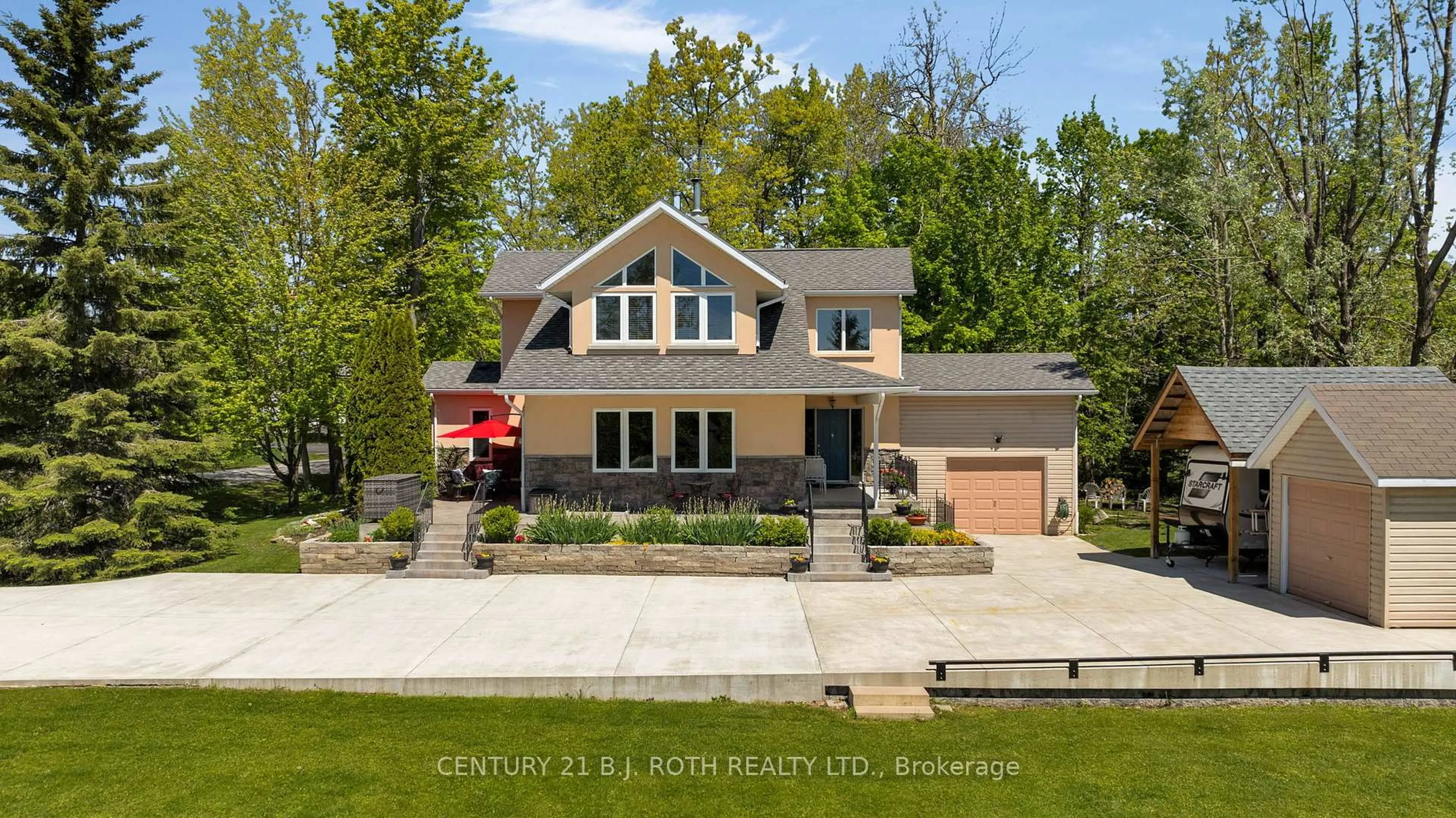Home with brick exterior material, street for 3809 East St, Innisfil Ontario L9S 2L9