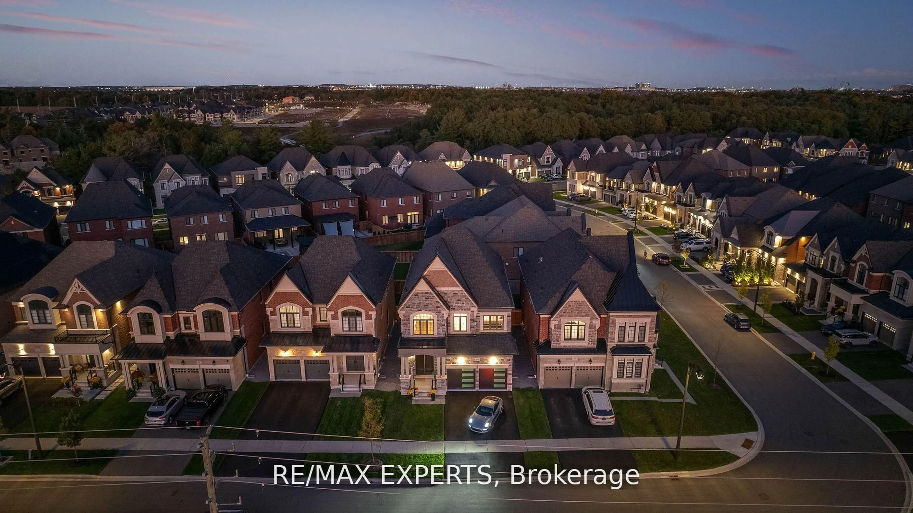 A pic from outside/outdoor area/front of a property/back of a property/a pic from drone, street for 60 Rosshaven Cres, Vaughan Ontario L4H 5C6