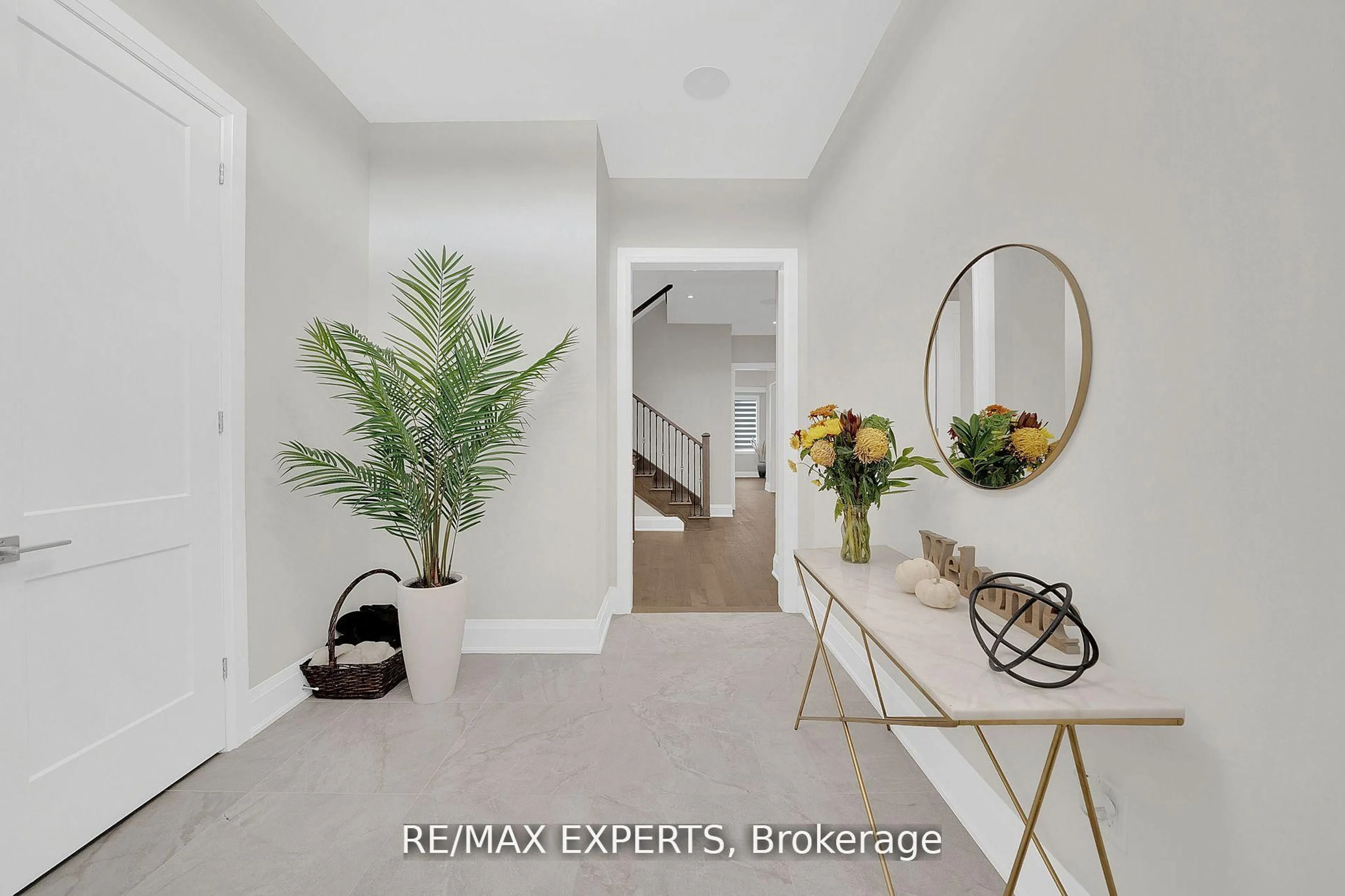 Indoor entryway for 60 Rosshaven Cres, Vaughan Ontario L4H 5C6