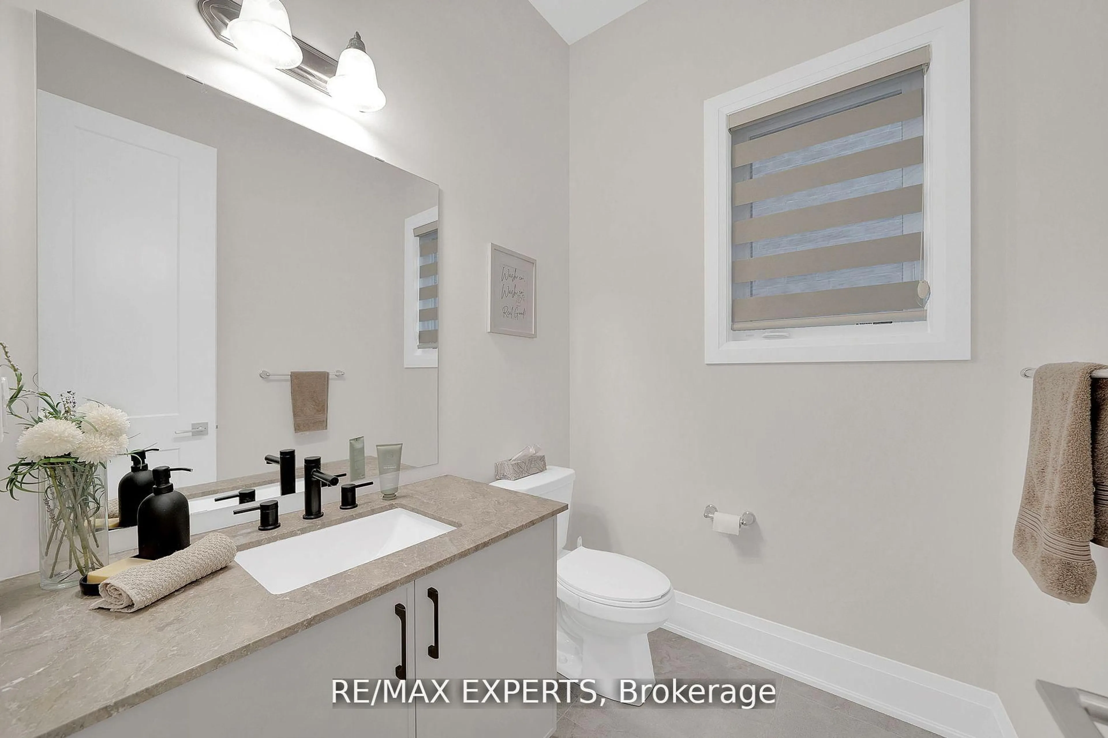 Standard bathroom, ceramic/tile floor for 60 Rosshaven Cres, Vaughan Ontario L4H 5C6