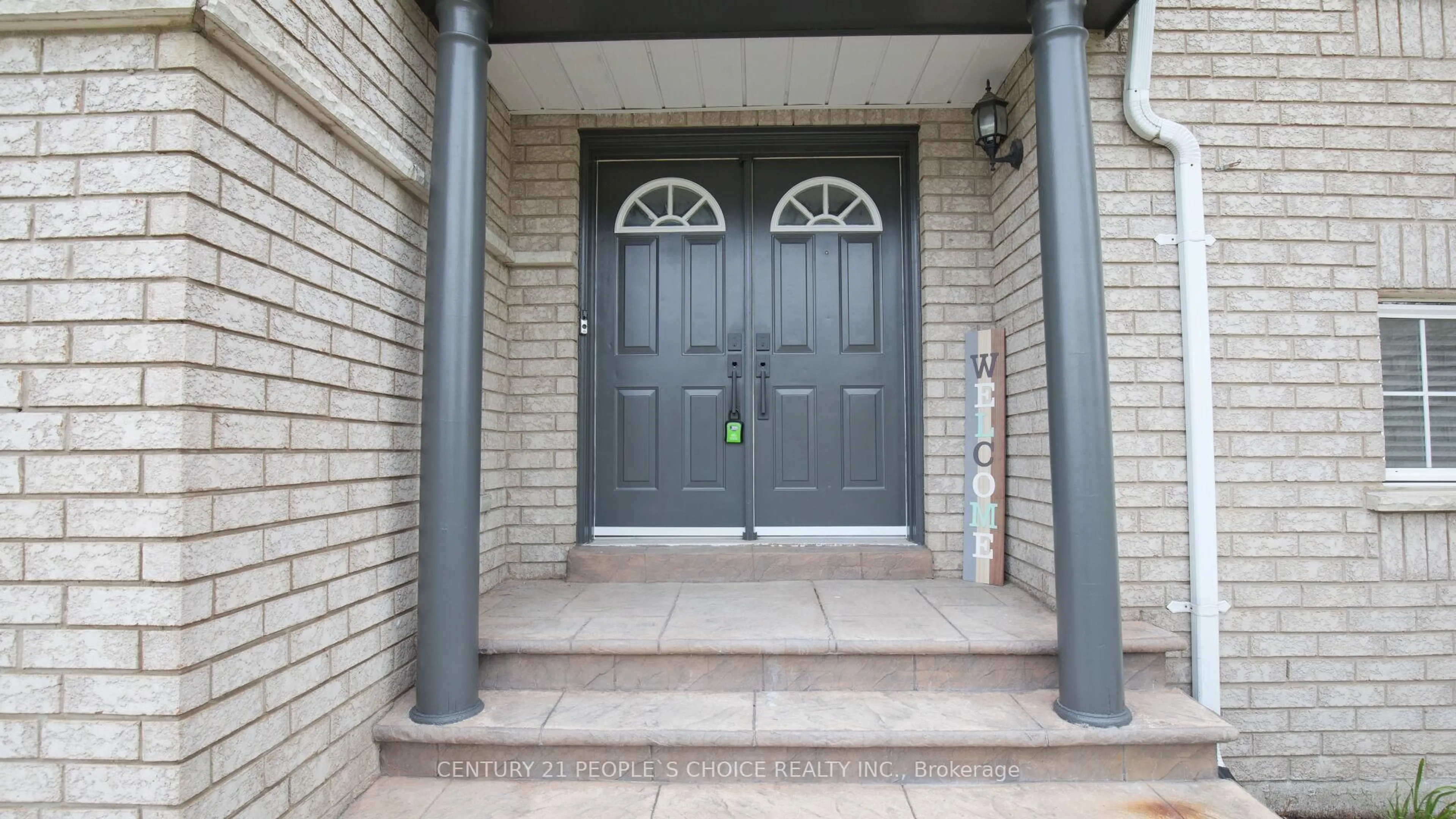Indoor entryway for 159 Sonoma Blvd, Vaughan Ontario L4H 1P2