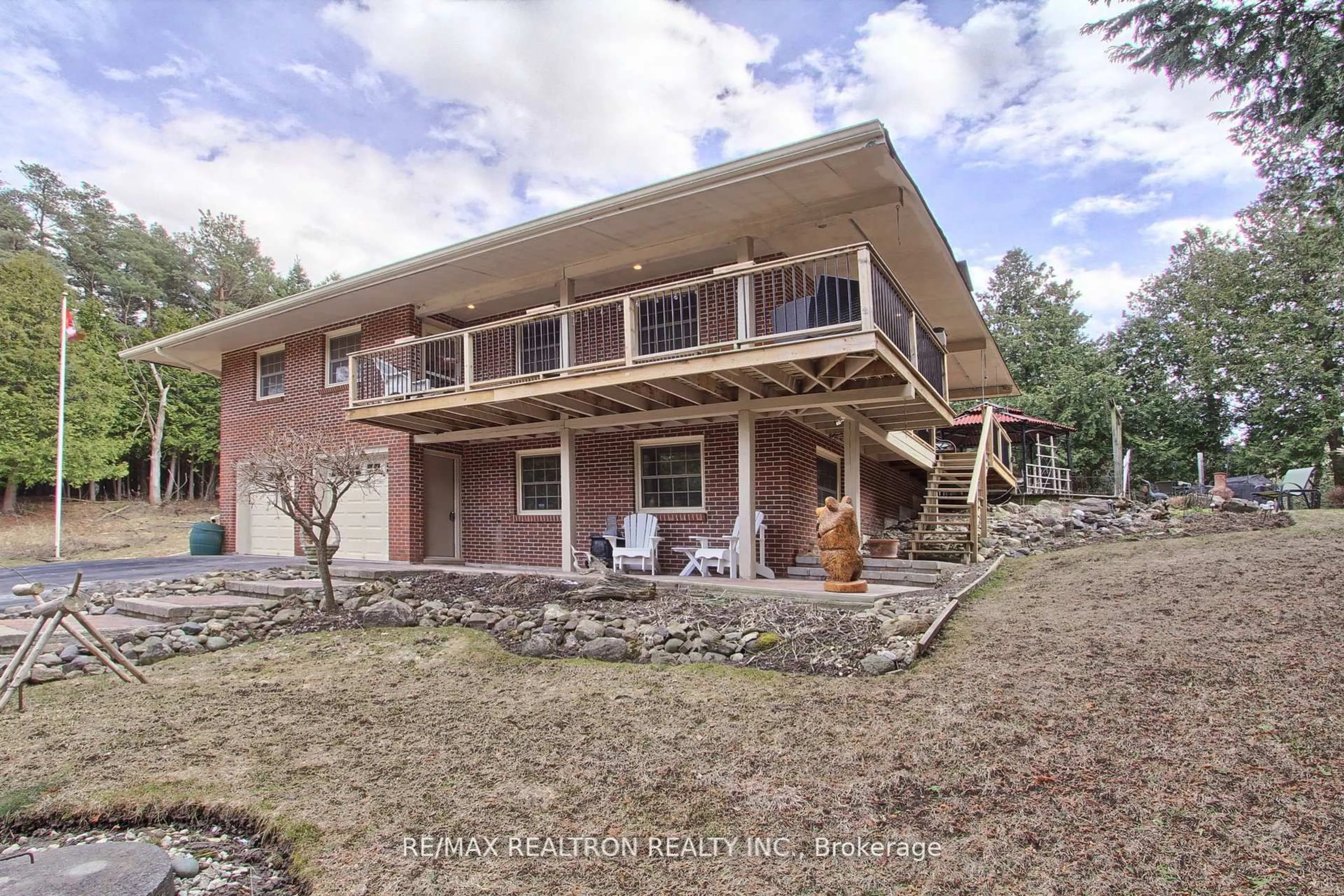 A pic from outside/outdoor area/front of a property/back of a property/a pic from drone, unknown for 14401 Warden Ave, Whitchurch-Stouffville Ontario L4A 7X5