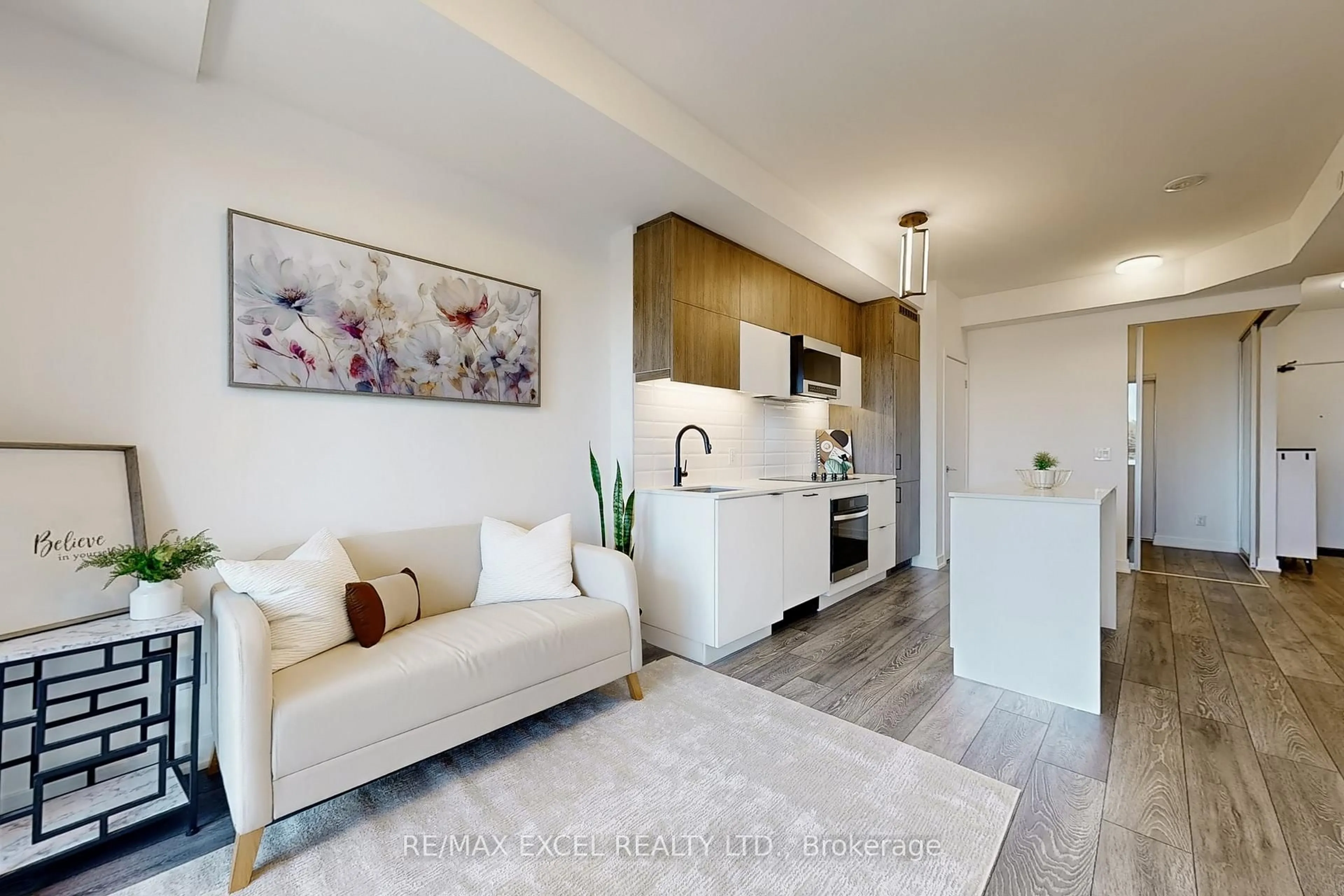 Living room with furniture, unknown for 8888 Yonge St #318, Richmond Hill Ontario L4C 5V6