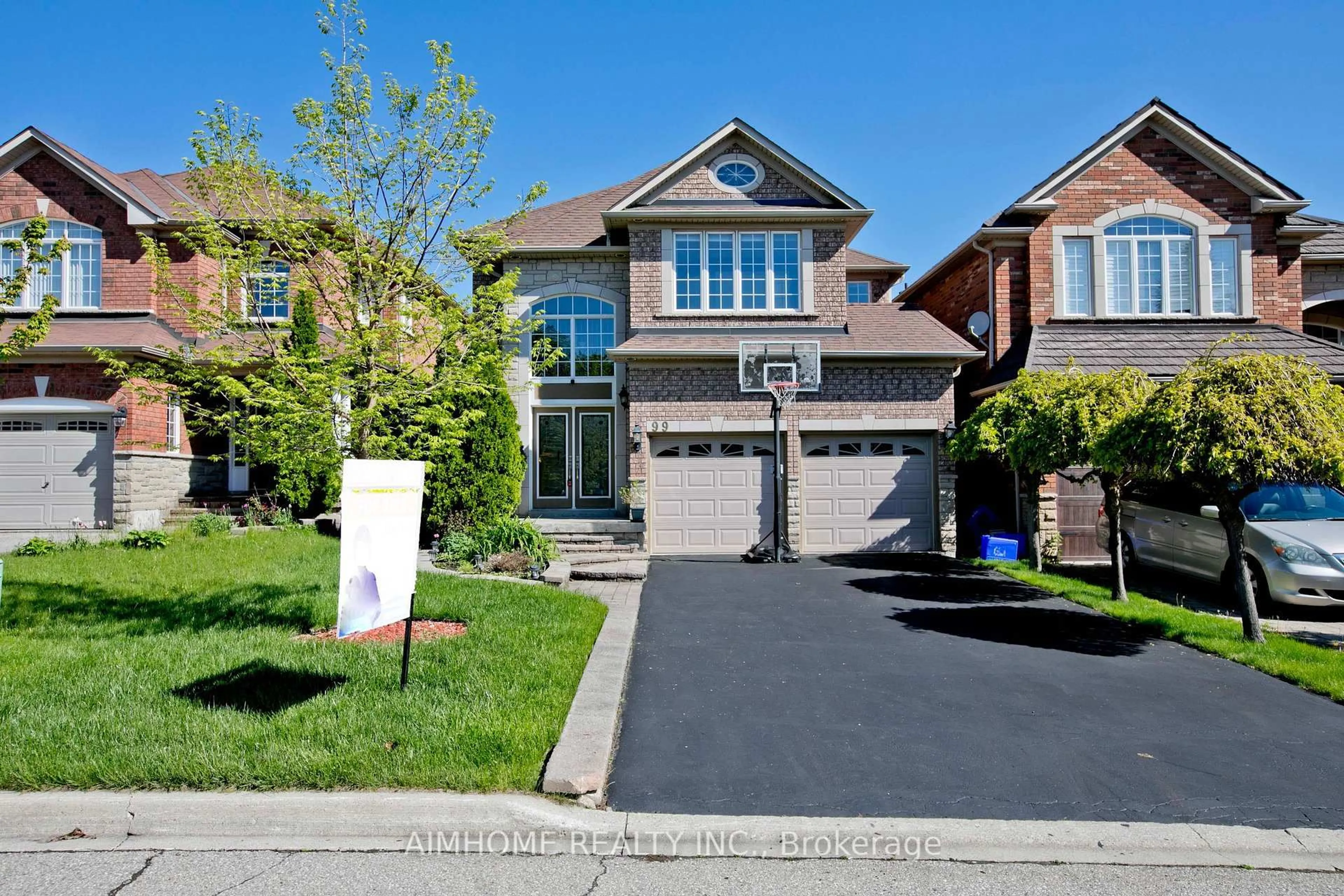 Home with brick exterior material, street for 99 Colesbrook Rd, Richmond Hill Ontario L4S 2G3