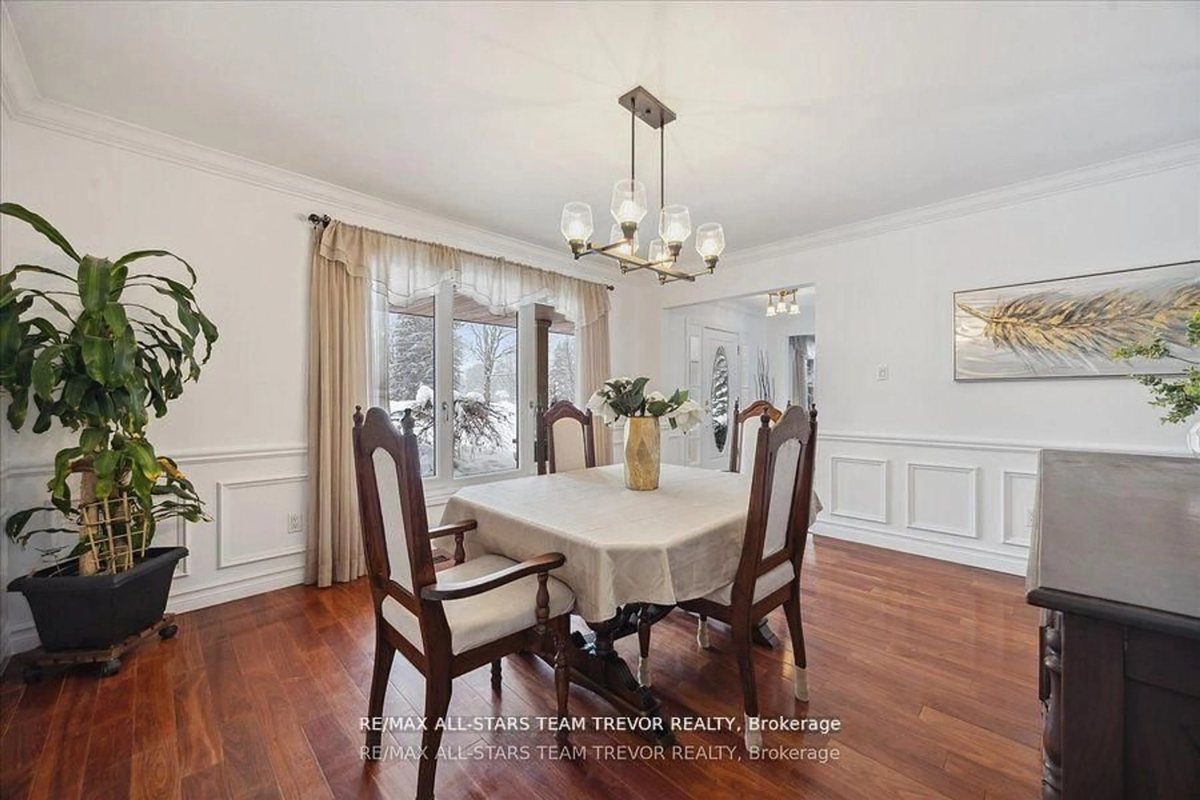 Dining room, unknown for 346 Bennet Dr, King Ontario L7B 1G7