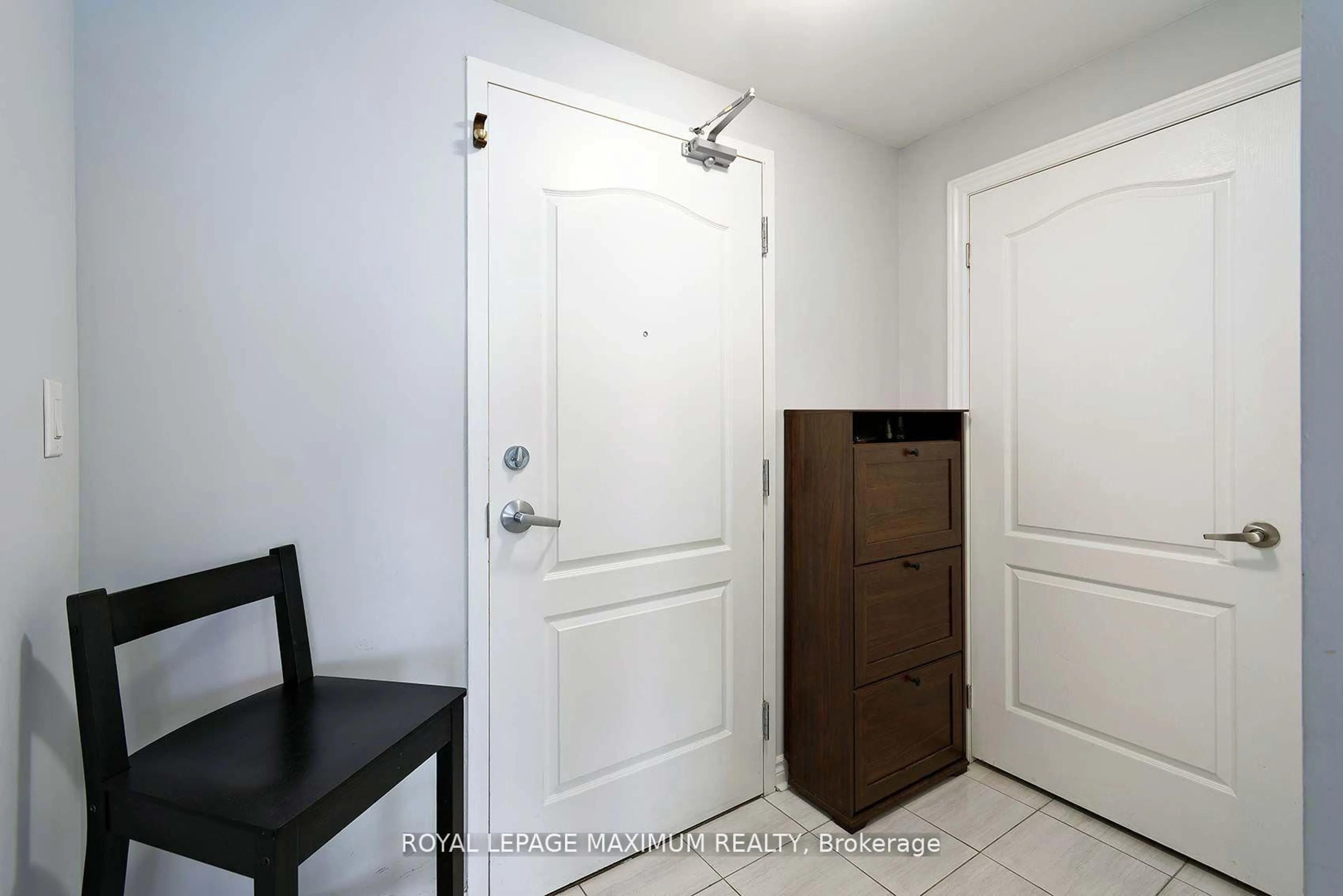 Indoor entryway for 3905 Major Mackenzie Dr #214, Vaughan Ontario L4H 4J9