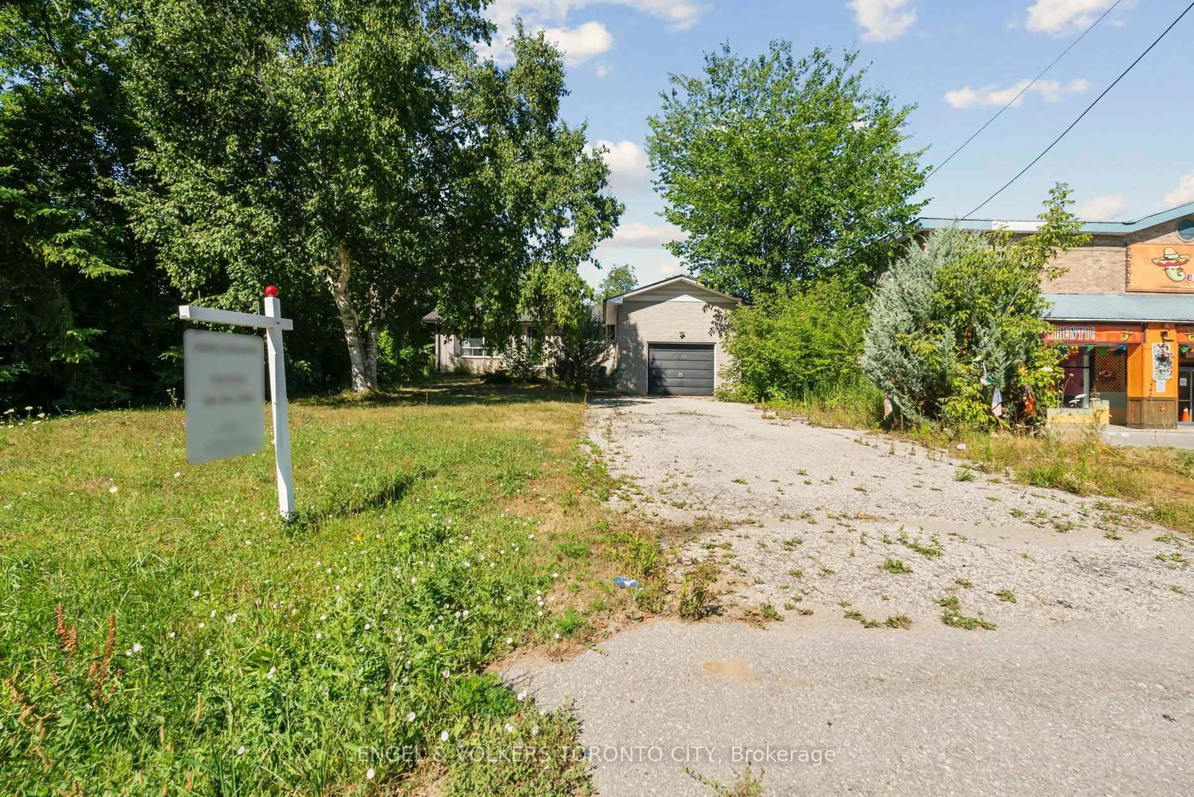 Unknown for 2082 St John's Rd, Innisfil Ontario L9S 1Y3