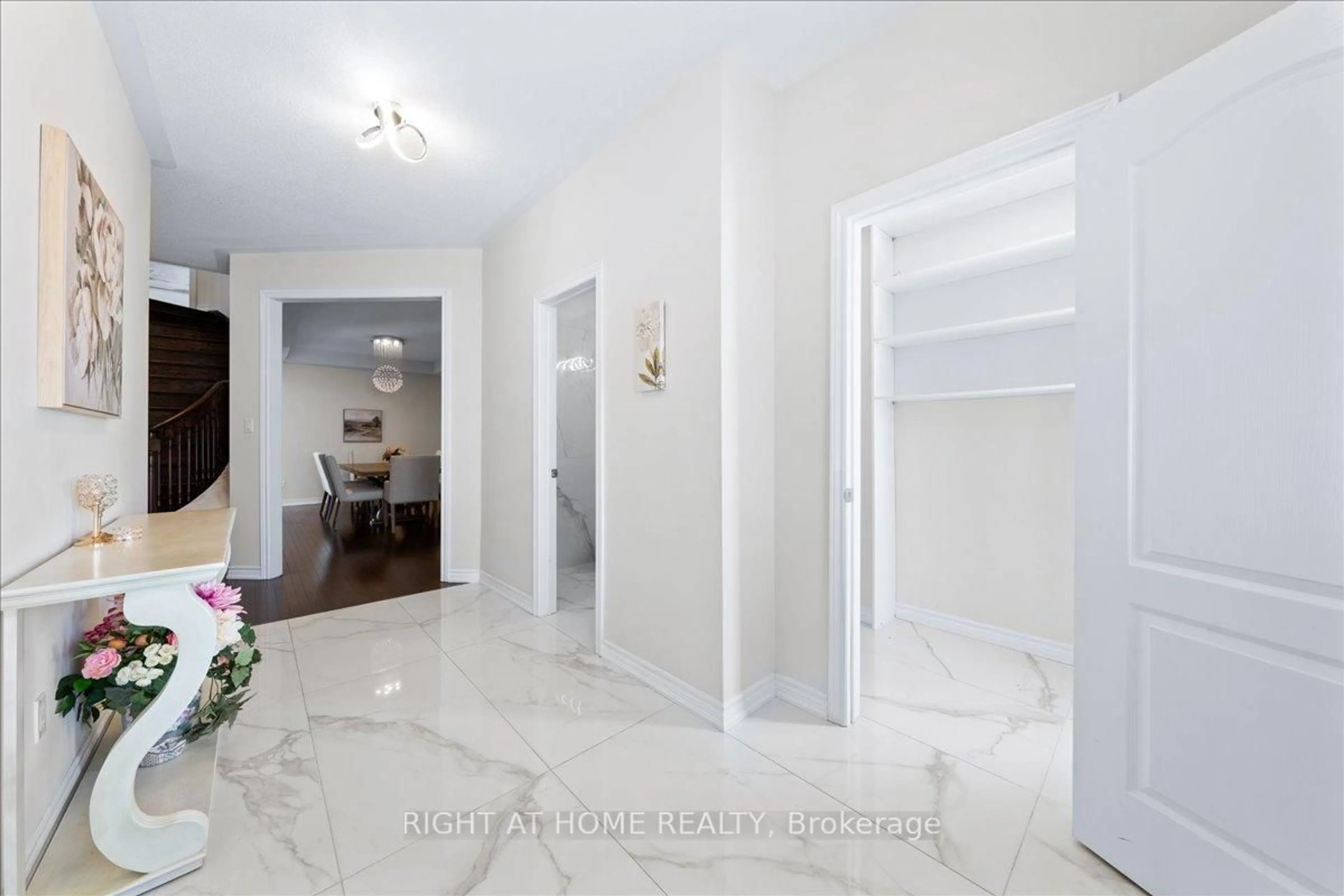 Unknown for 136 Noble Dr, Bradford West Gwillimbury Ontario L3Z 2A5