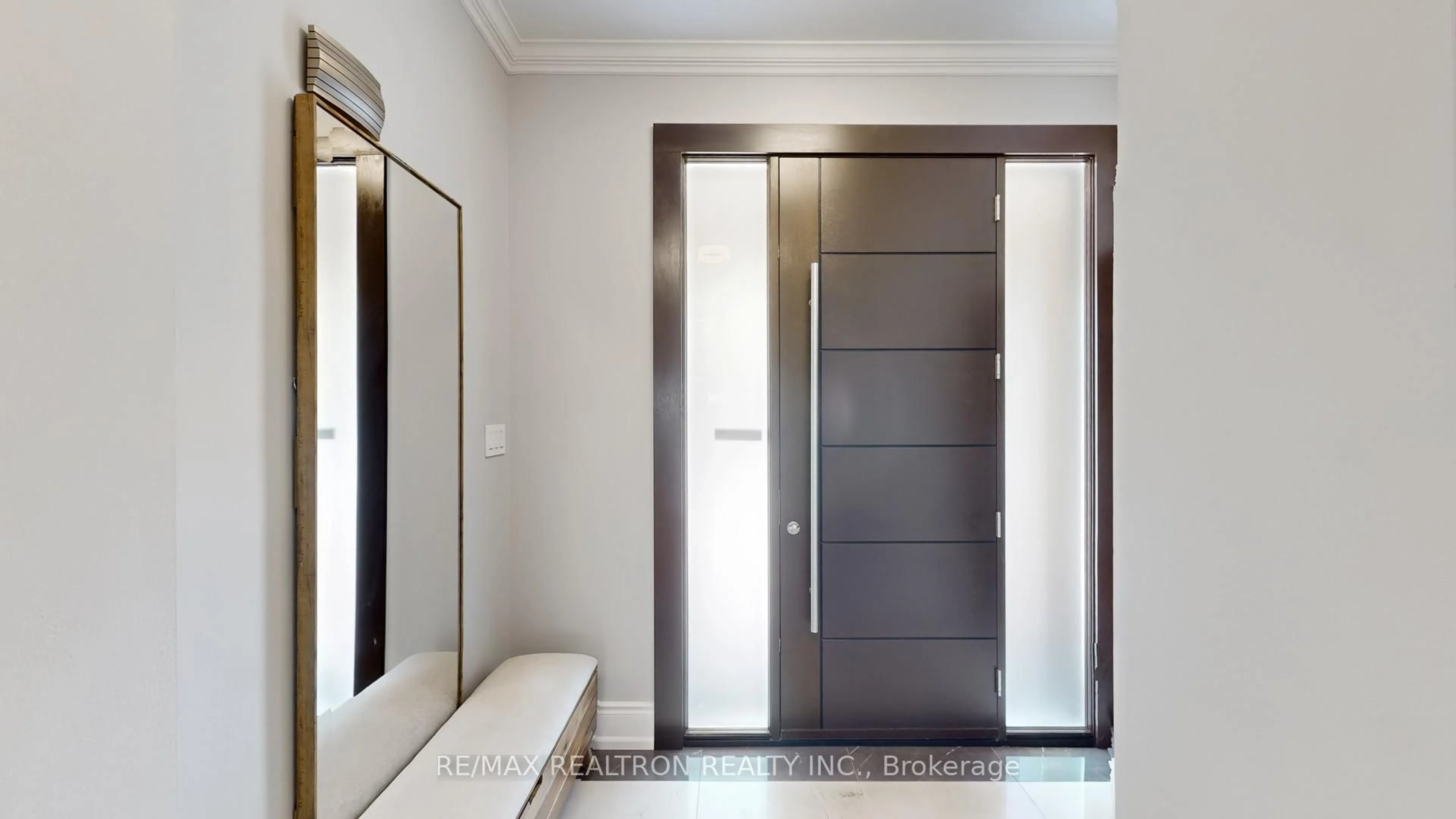 Indoor entryway for 115 Bentoak Cres, Vaughan Ontario L4J 8S8