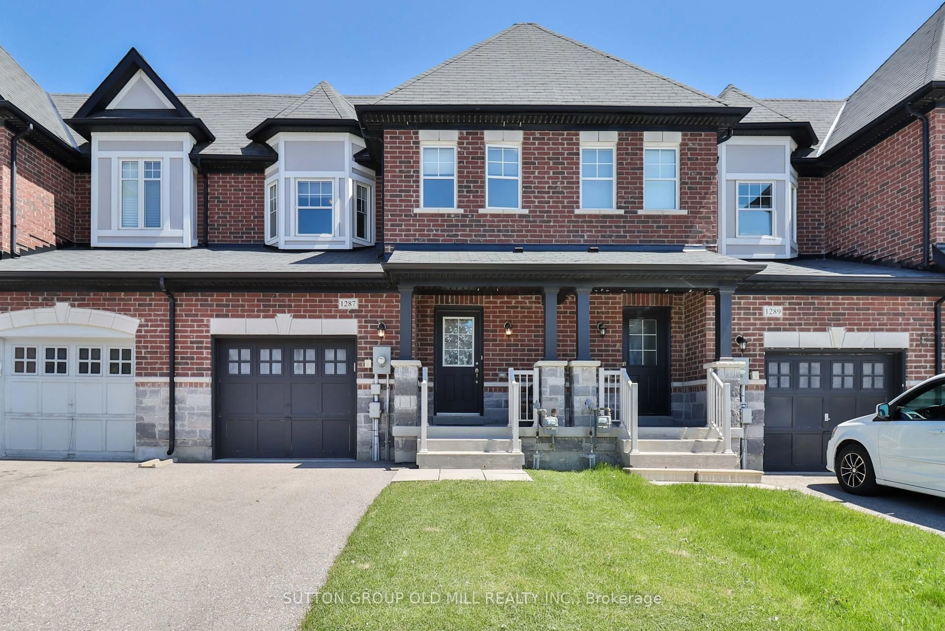 Home with brick exterior material, street for 1287 Bardeau St, Innisfil Ontario L0L 1W0