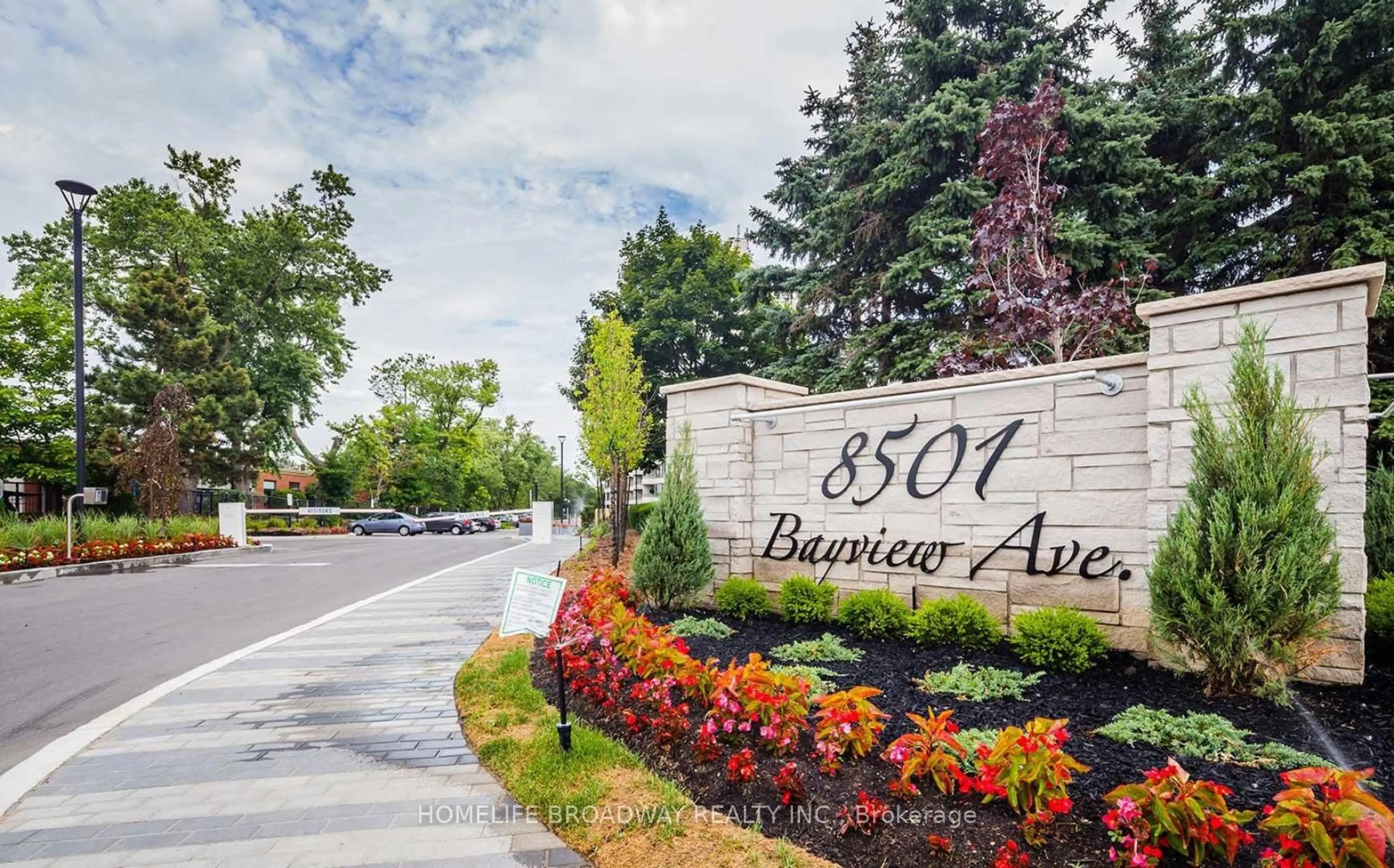 Indoor foyer for 8501 Bayview Ave #508, Richmond Hill Ontario L4B 3J7