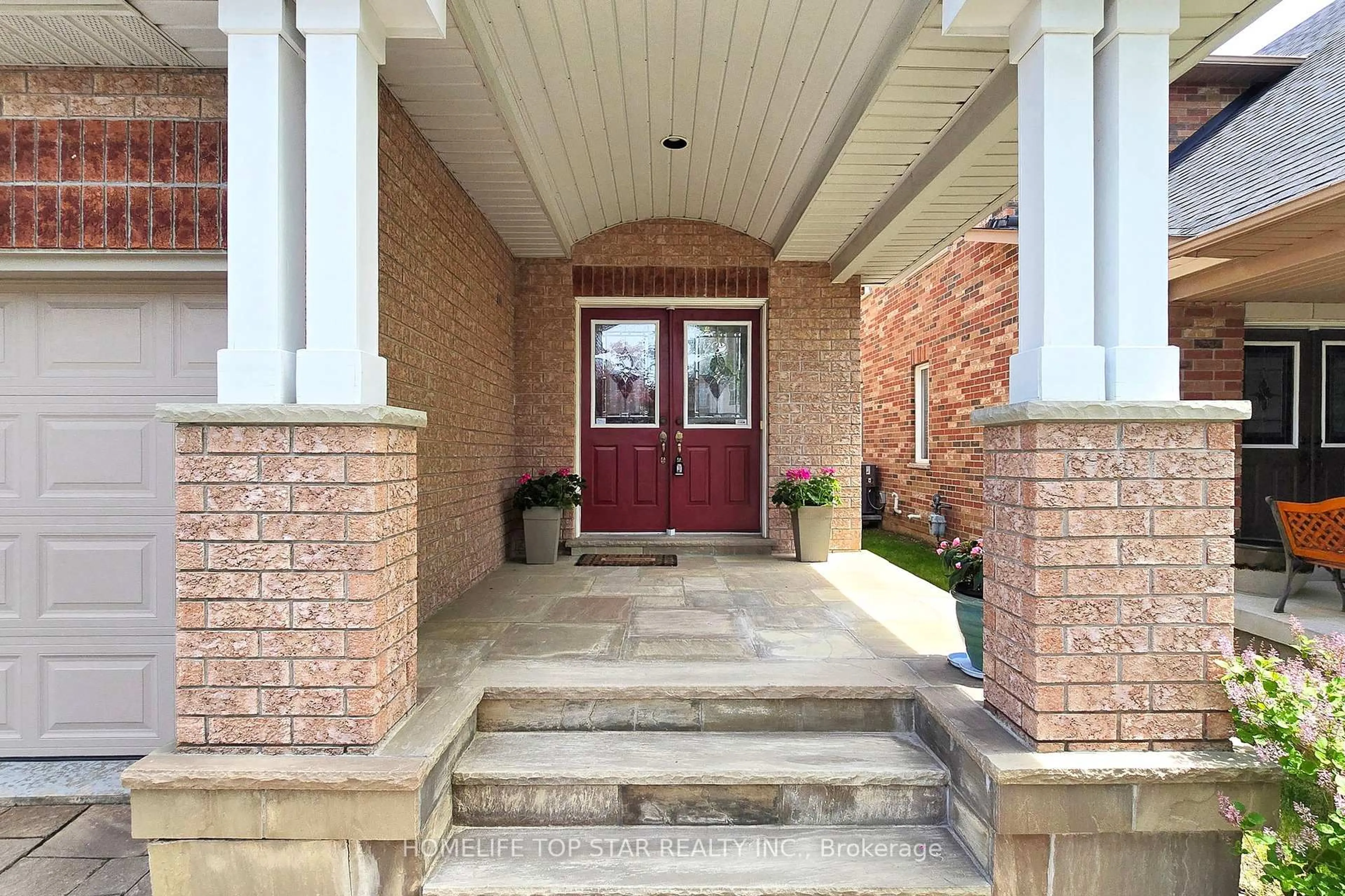 Indoor entryway for 77 Red Ash Dr, Markham Ontario L3S 4L2