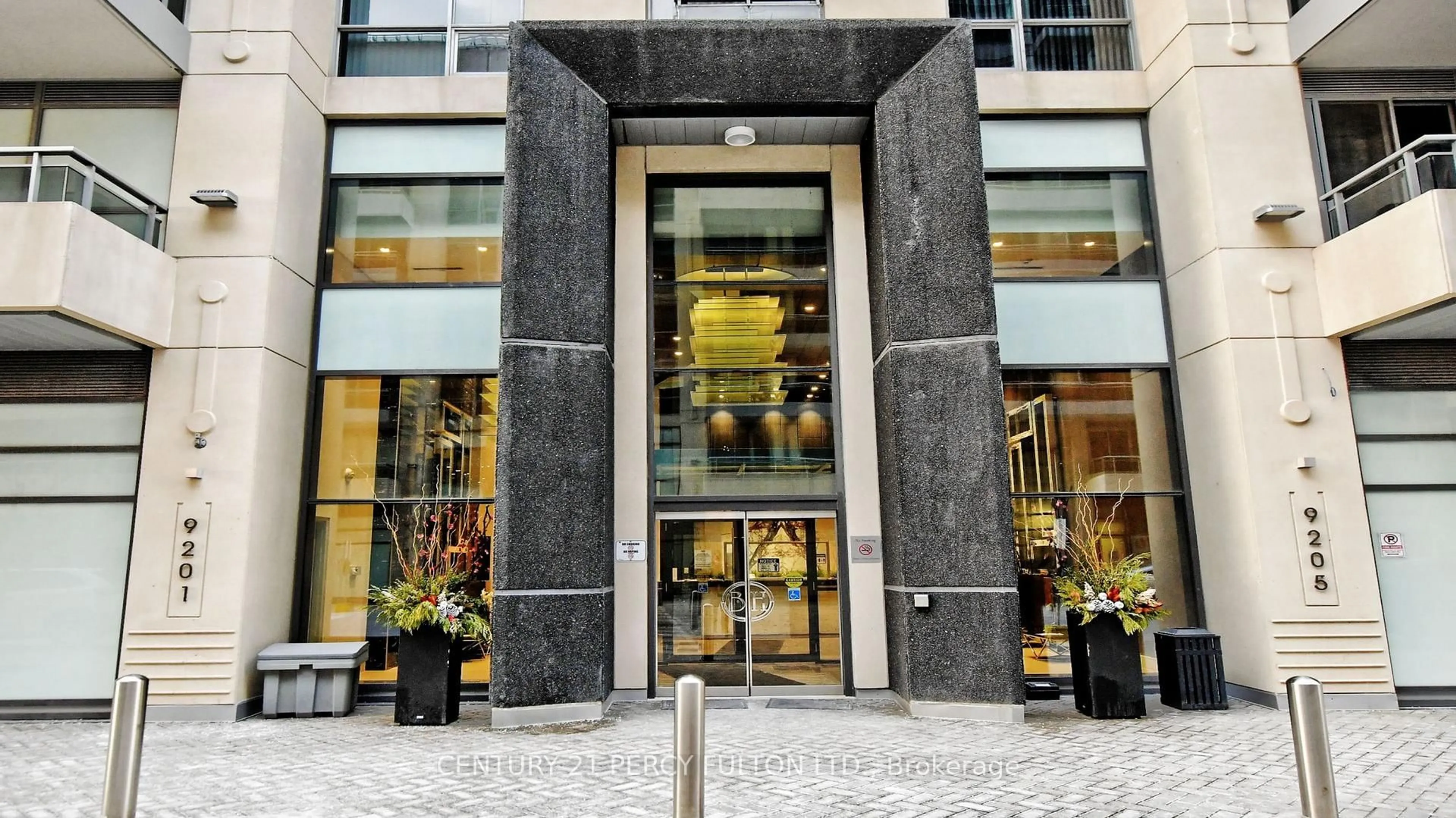 Lobby for 9201 yonge St #1204, Richmond Hill Ontario L4C 1H9