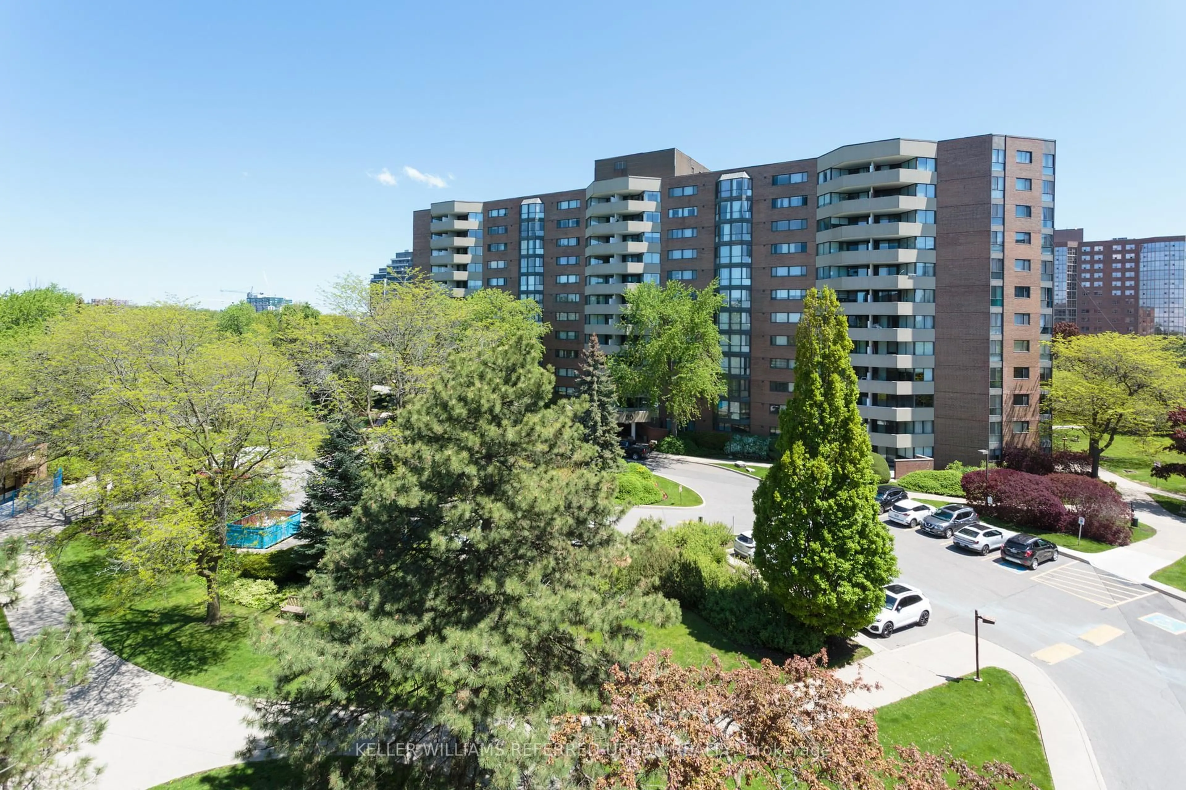A pic from outside/outdoor area/front of a property/back of a property/a pic from drone, city buildings view from balcony for 70 Baif Blvd #605, Richmond Hill Ontario L4C 5L2