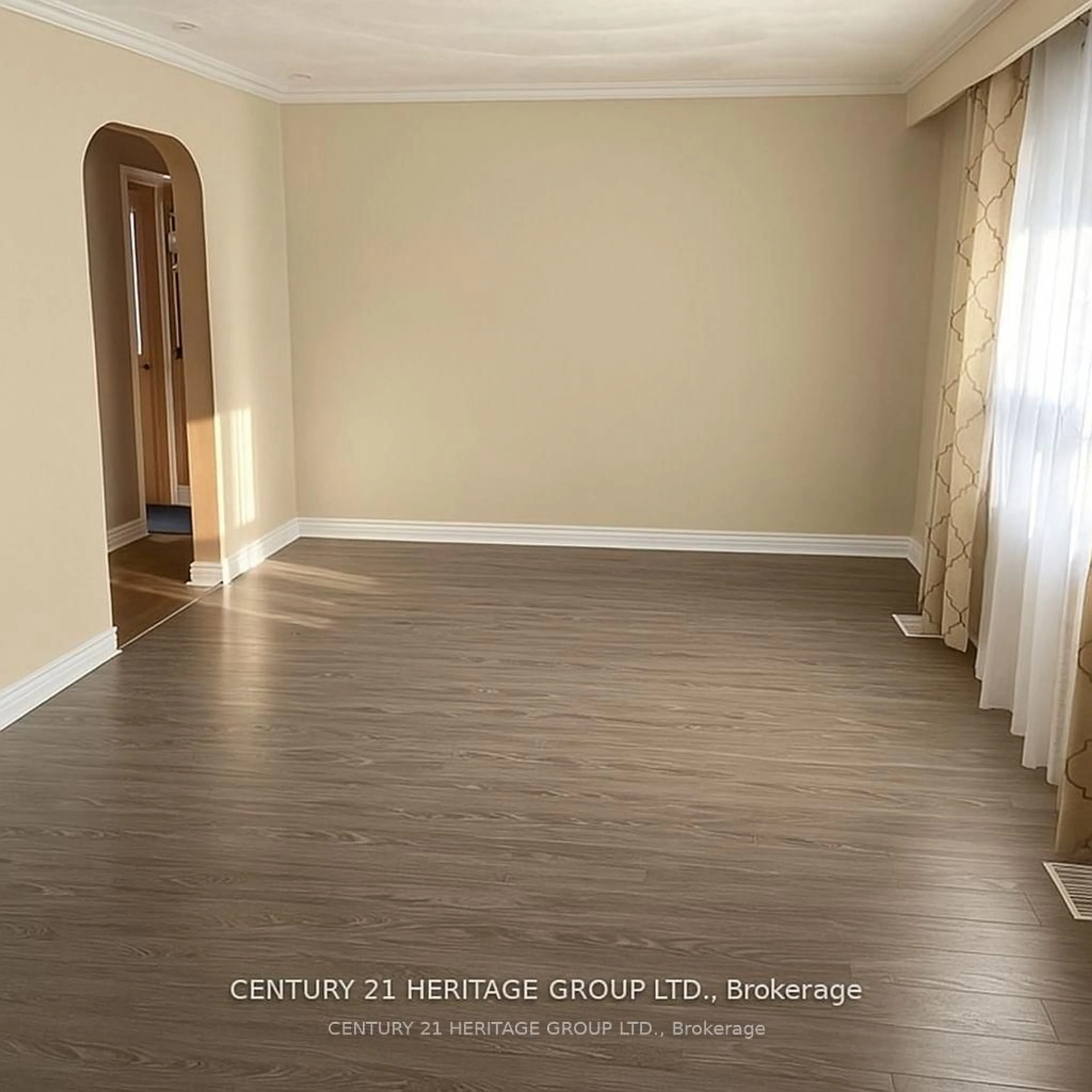 A pic of a room for 2047 Inglewood Dr, Innisfil Ontario L9S 1Z1