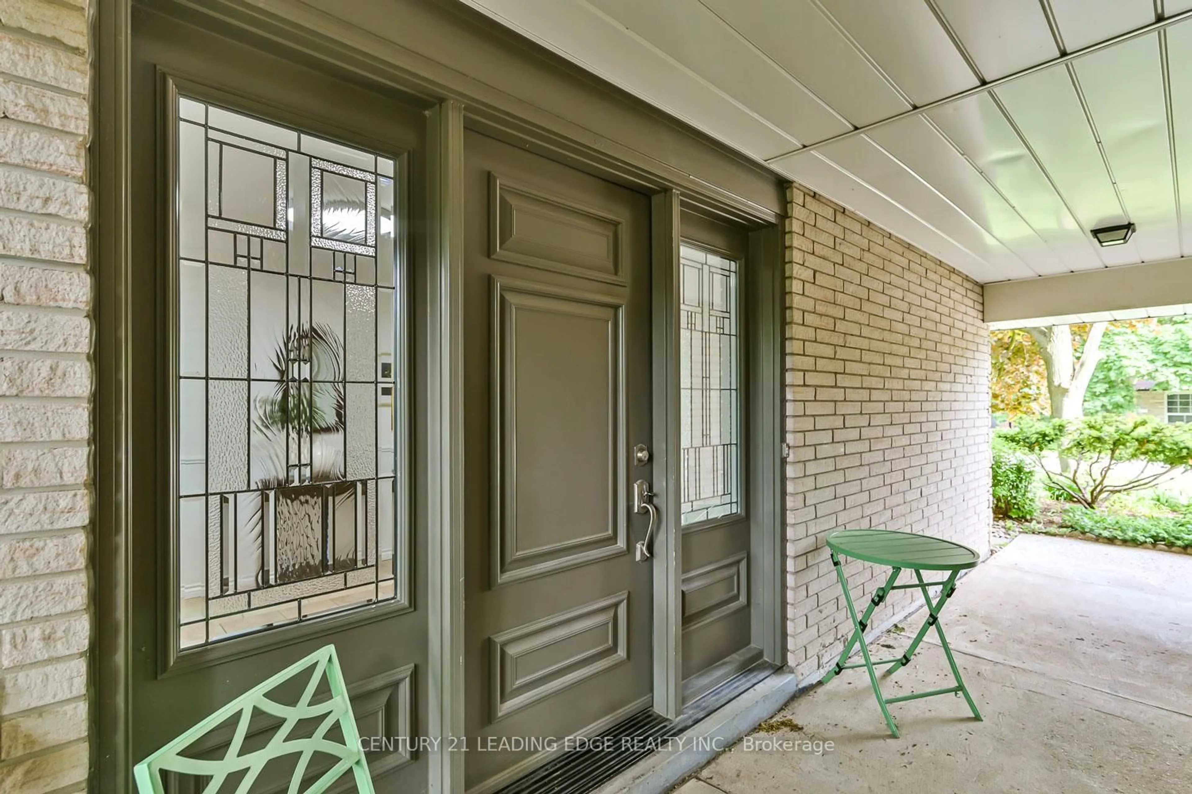 Indoor entryway for 40 Fonthill Blvd, Markham Ontario L3R 1V7