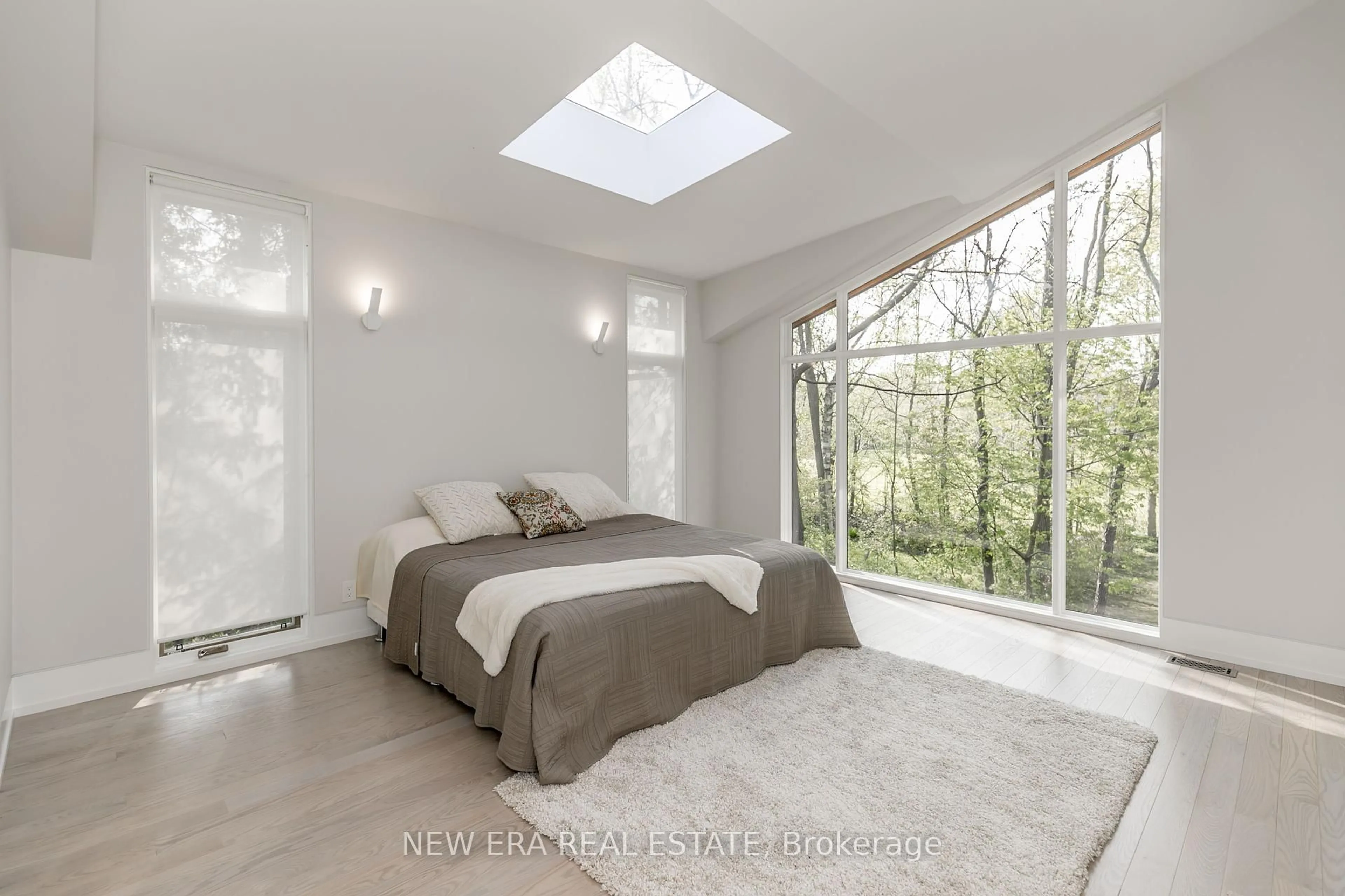 Bedroom with bed, unknown for 767 Cedarvale Dr, Innisfil Ontario L9S 4L2