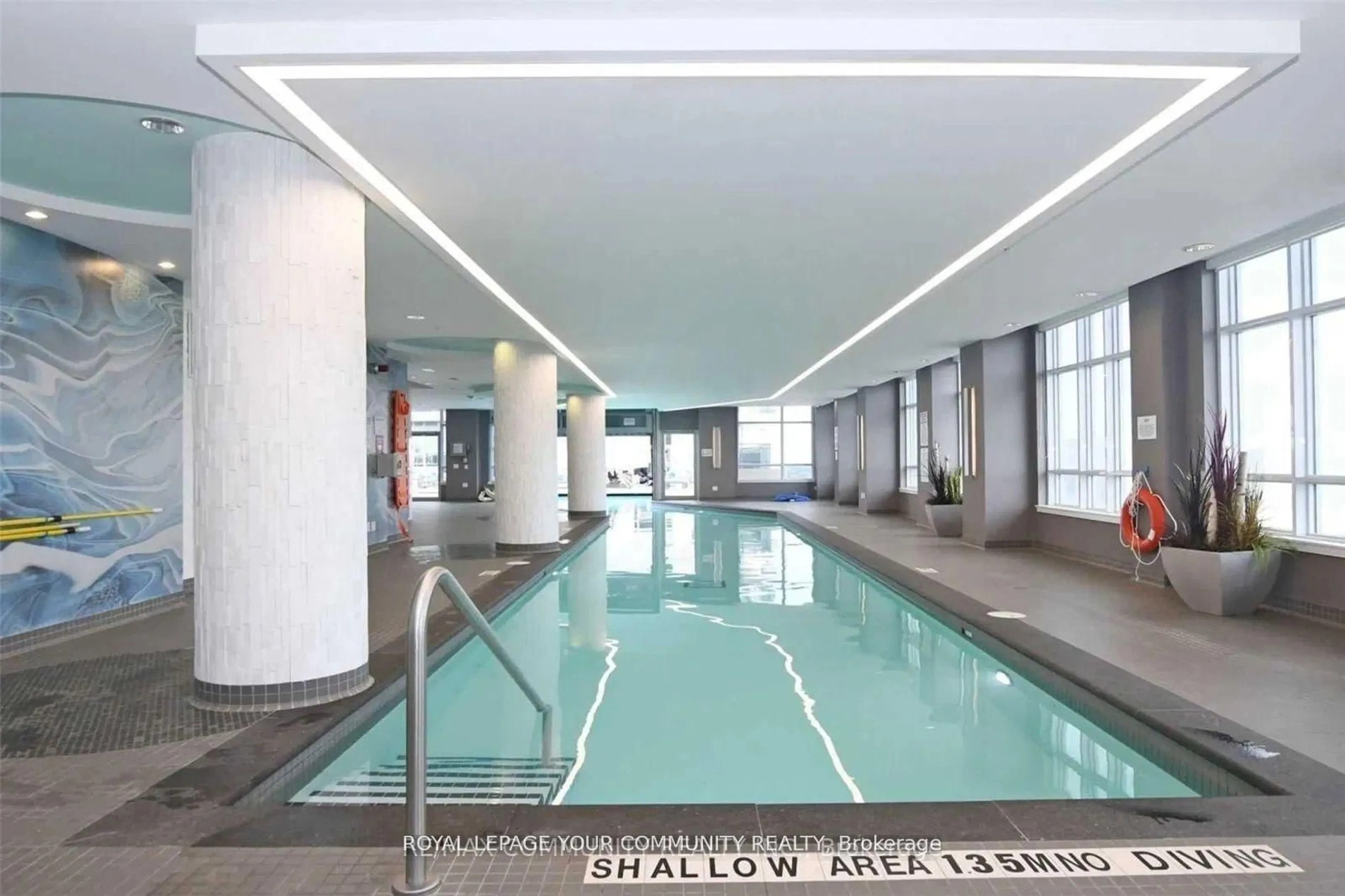 Pool for 9191 Yonge St #404 SW, Richmond Hill Ontario L4C 1E2