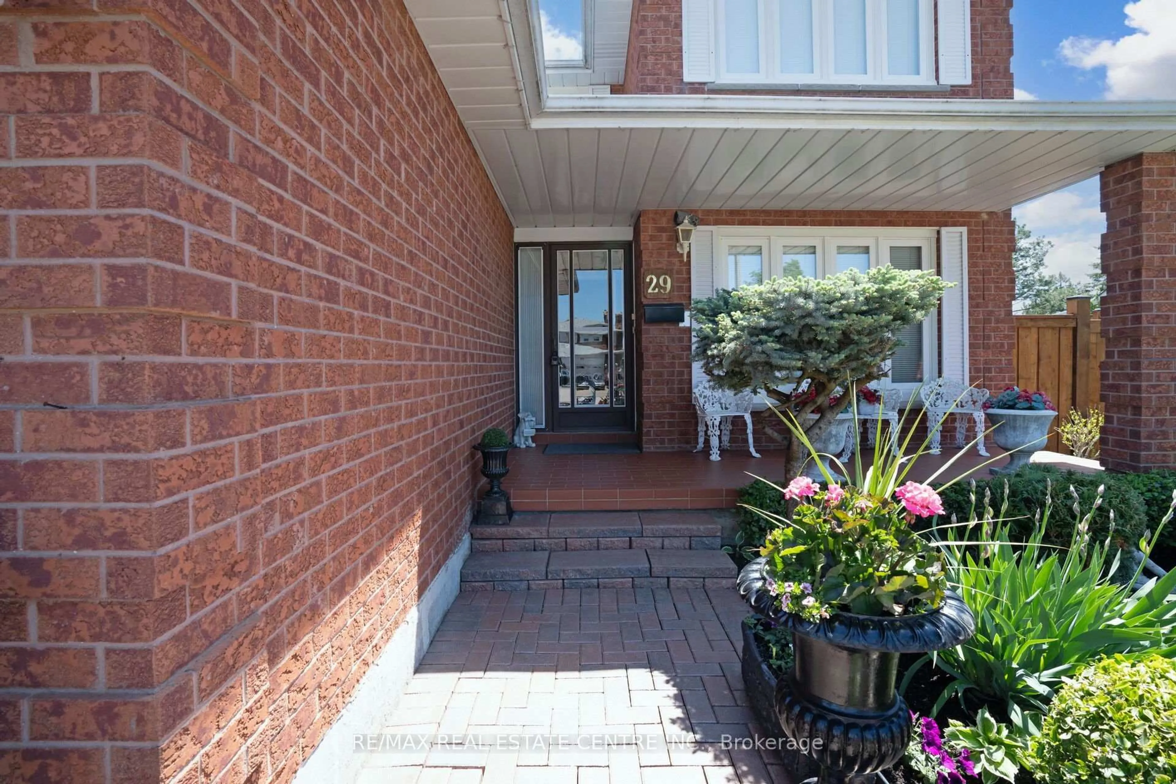 Unknown for 29 Janus Pl, Vaughan Ontario L4L 3V1