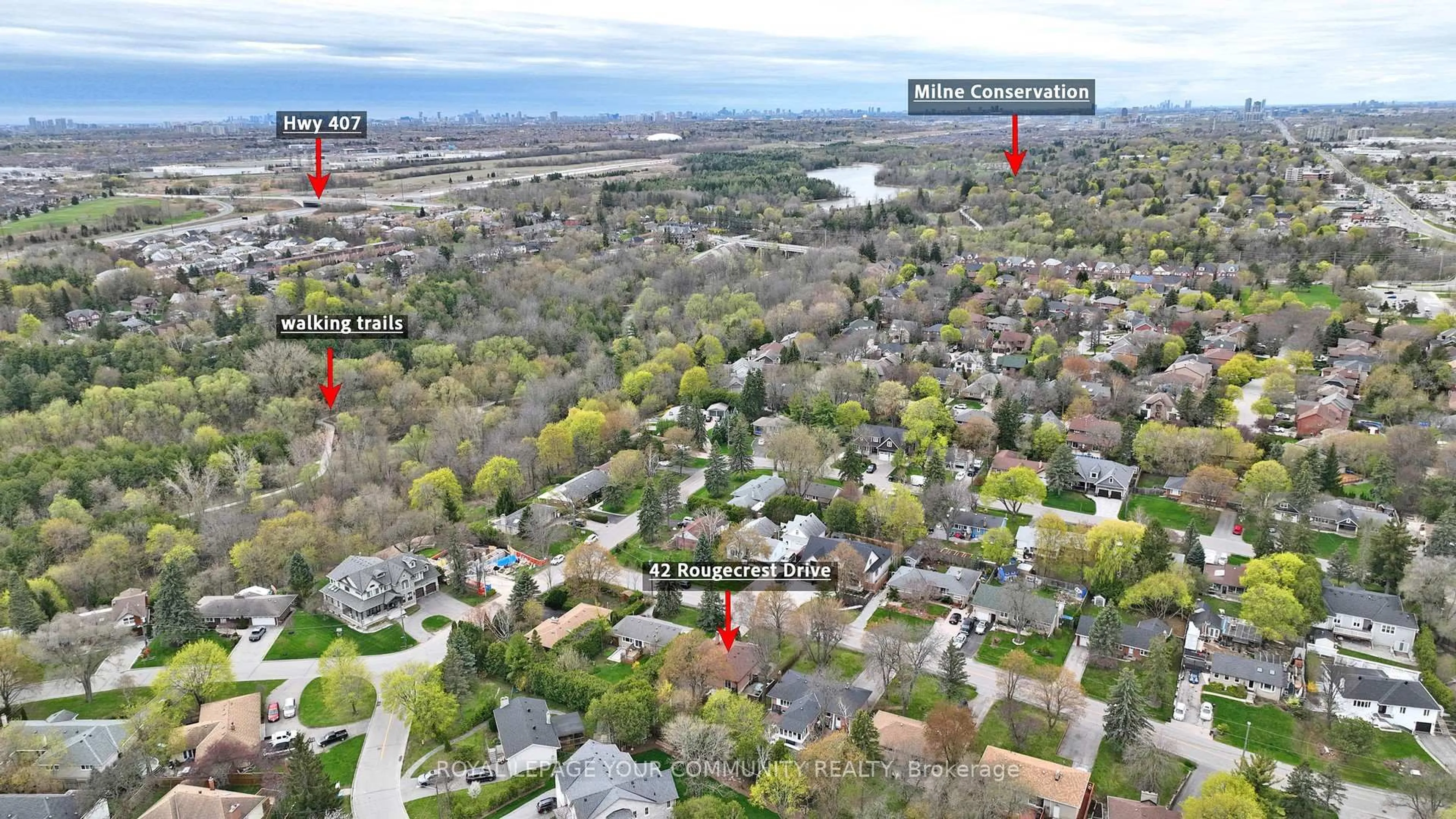 A pic from outside/outdoor area/front of a property/back of a property/a pic from drone, water/lake/river/ocean view for 42 Rougecrest Dr, Markham Ontario L3P 3B6