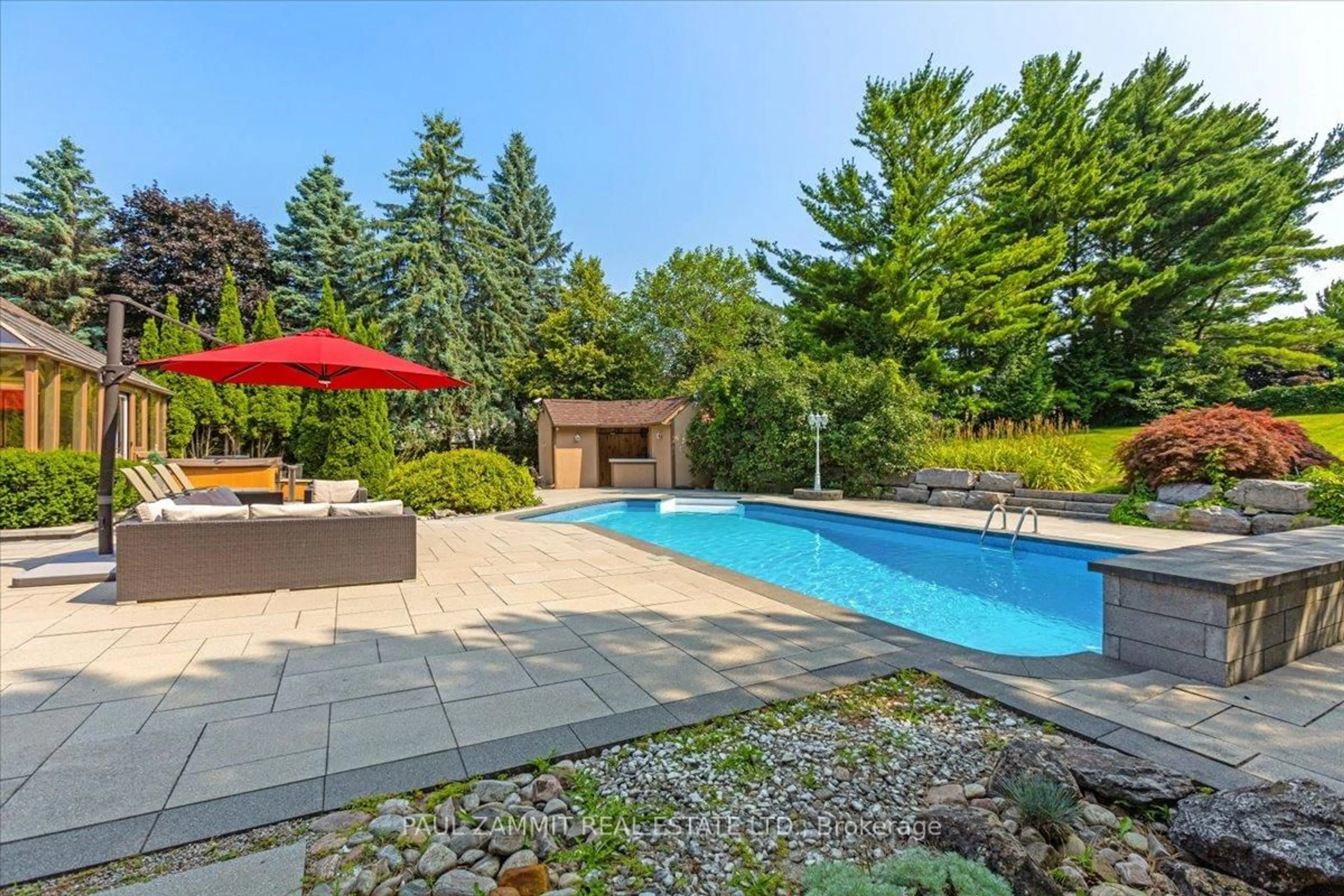 Pool for 391 Woodland Acres Cres, Vaughan Ontario L6A 1G2
